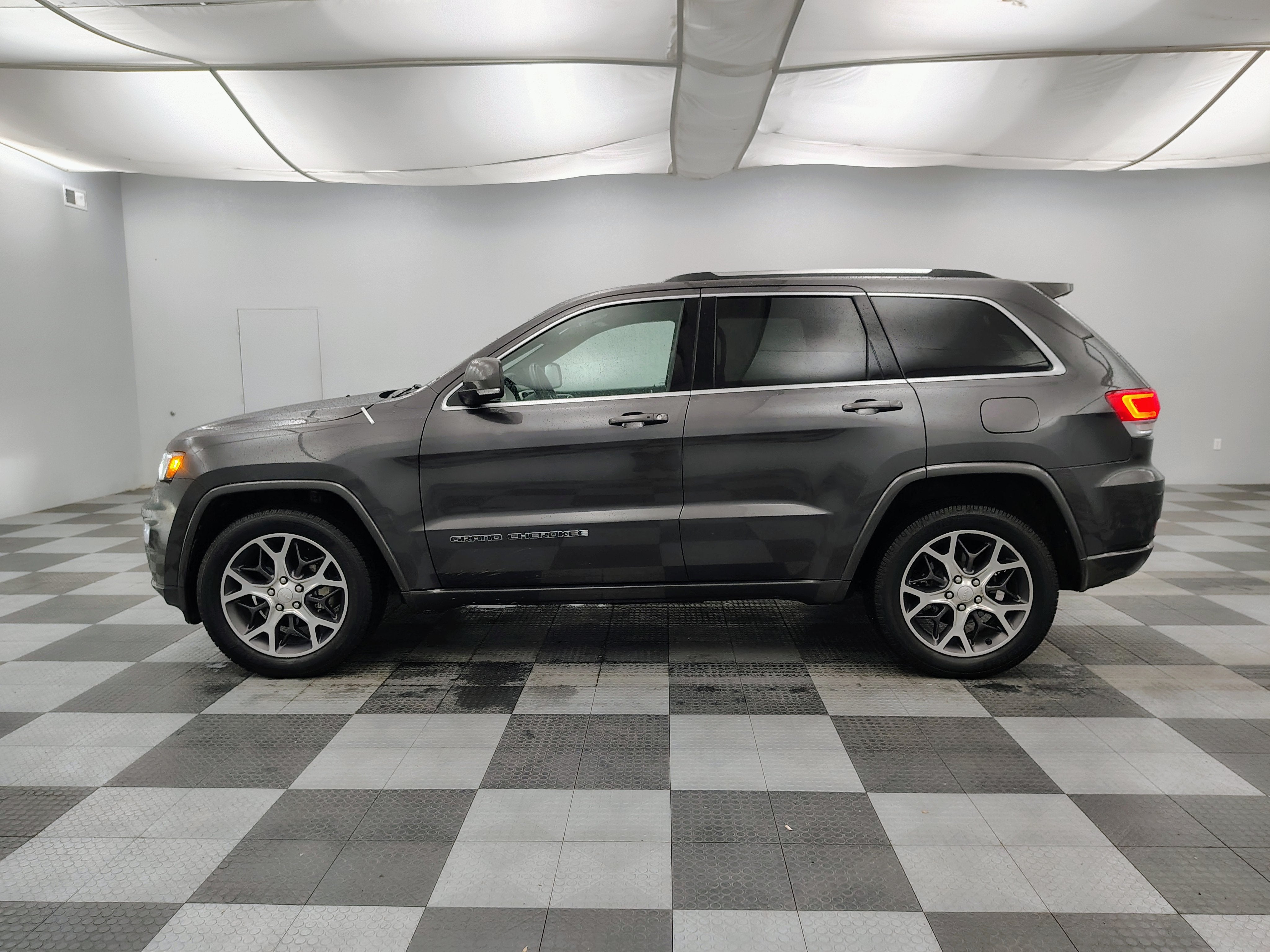 2018 Jeep Grand Cherokee Sterling Edition