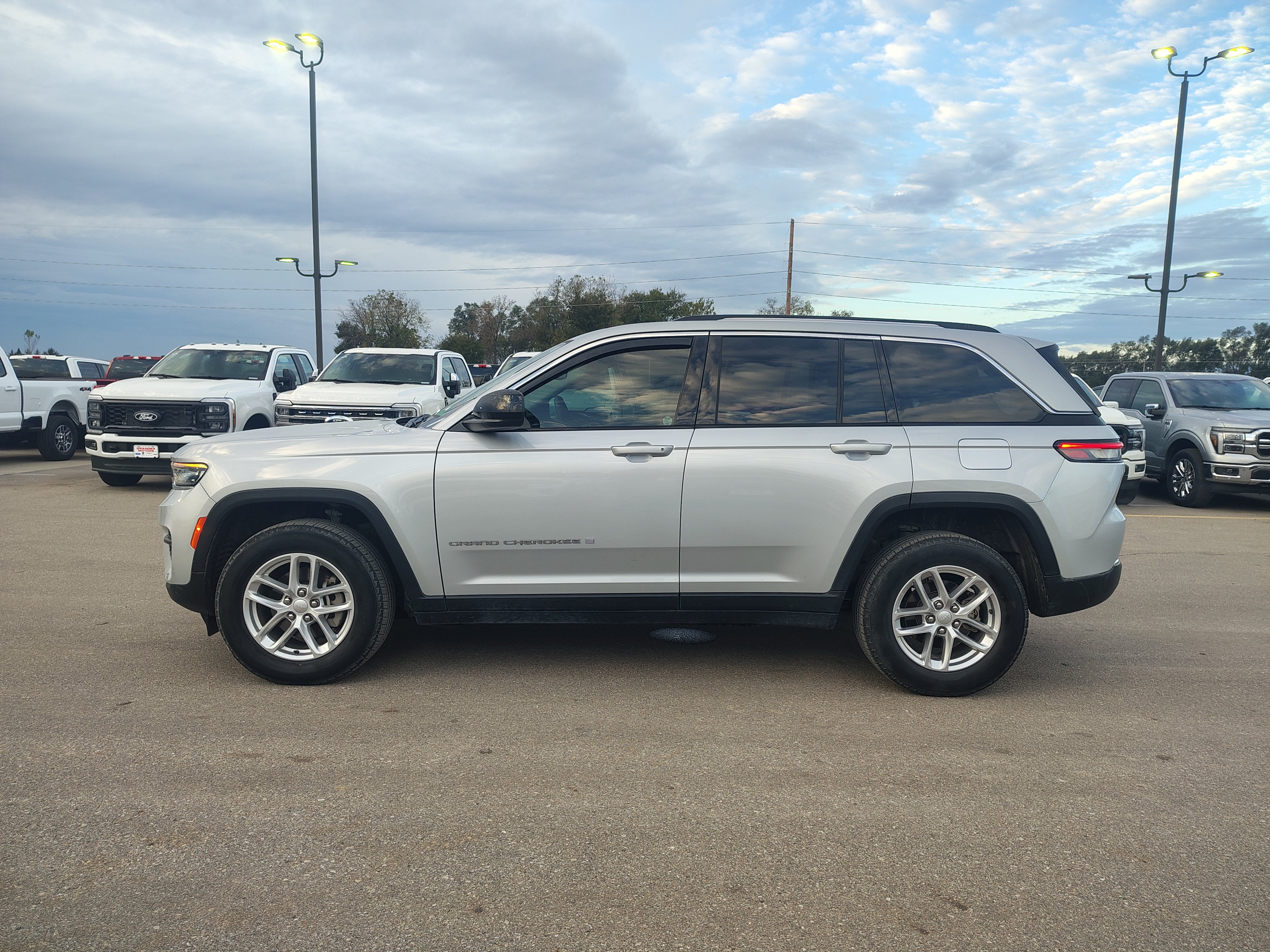 2023 Jeep Grand Cherokee Laredo