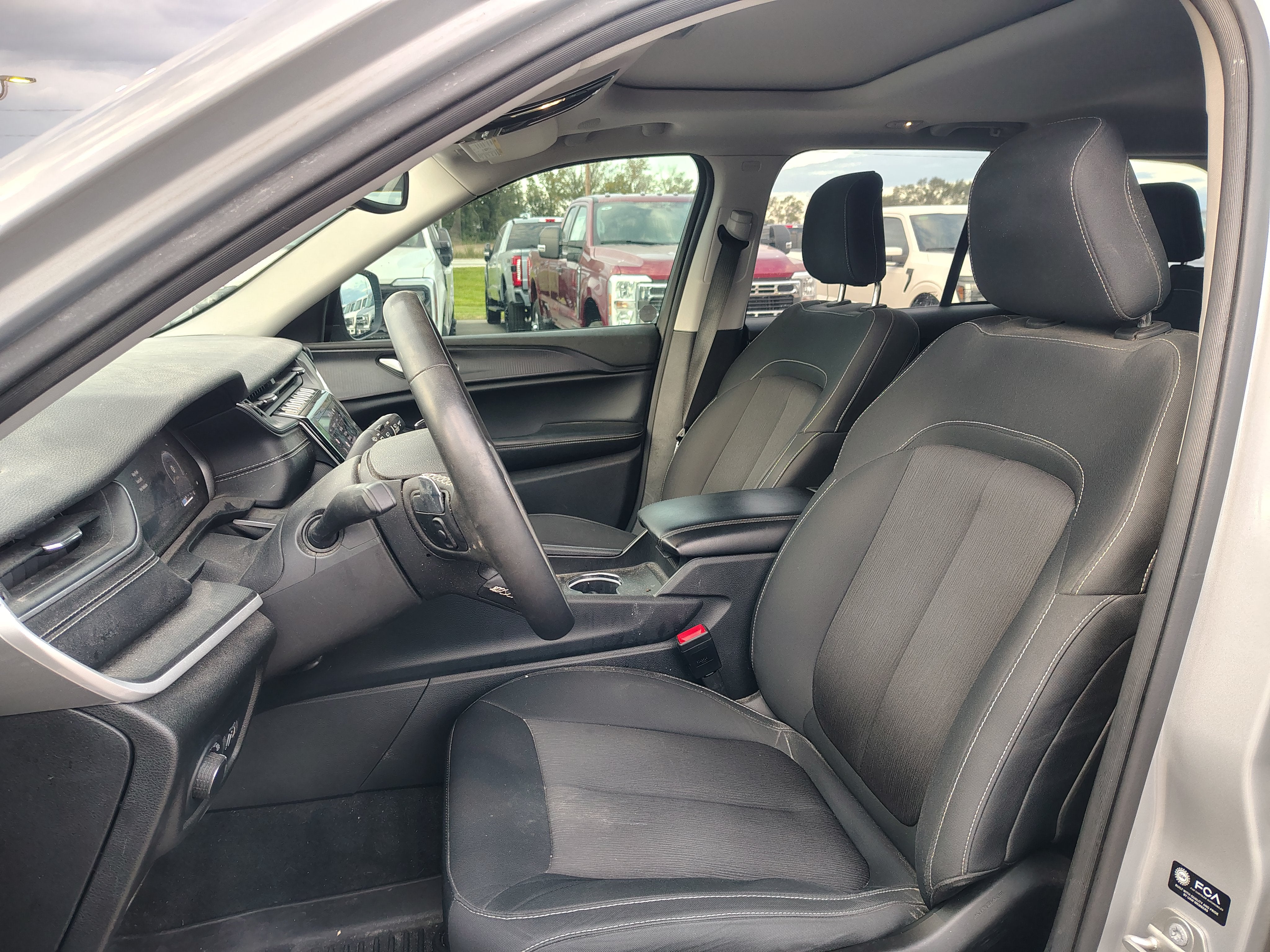 2023 Jeep Grand Cherokee Laredo