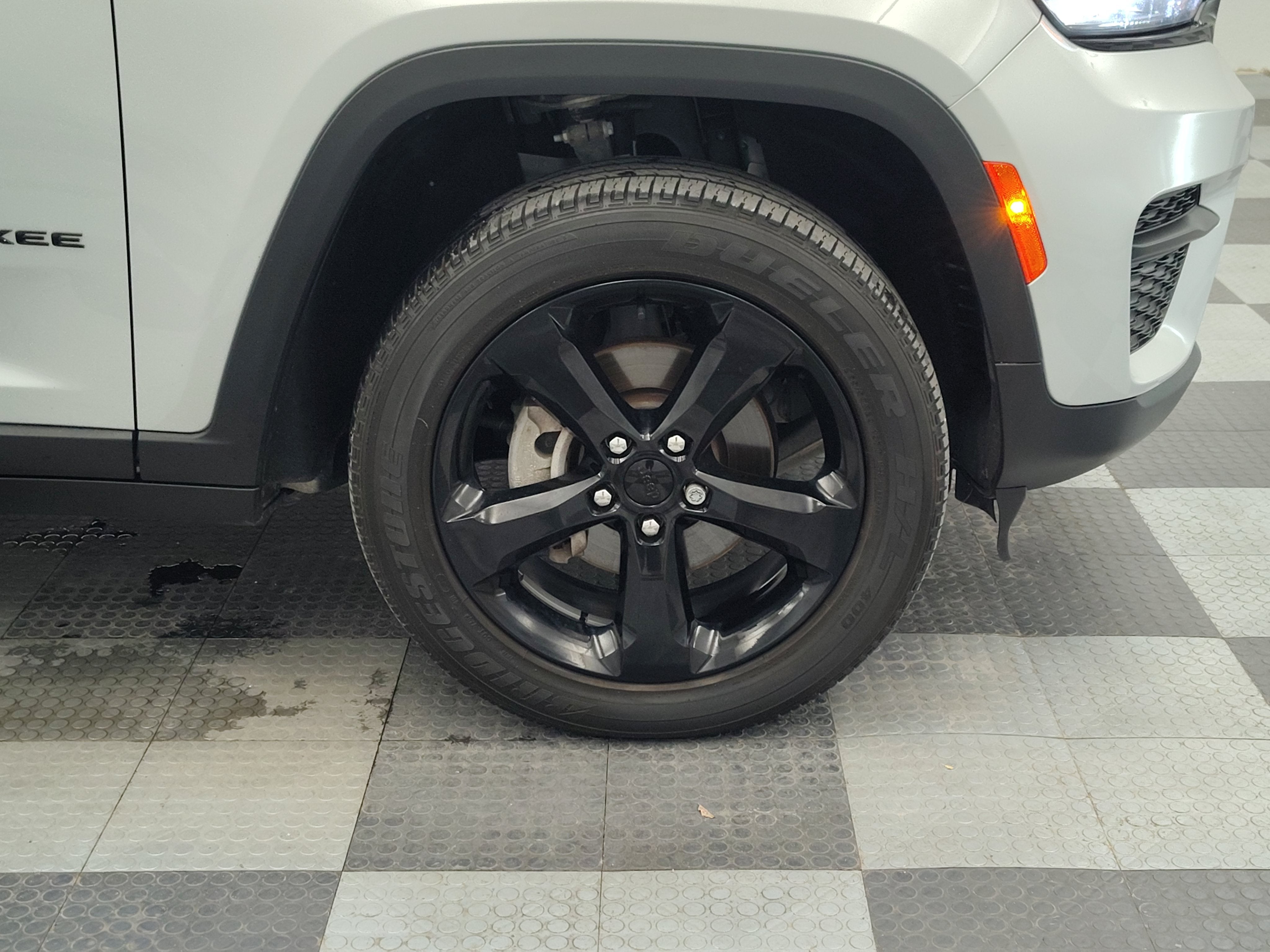 2023 Jeep Grand Cherokee Laredo
