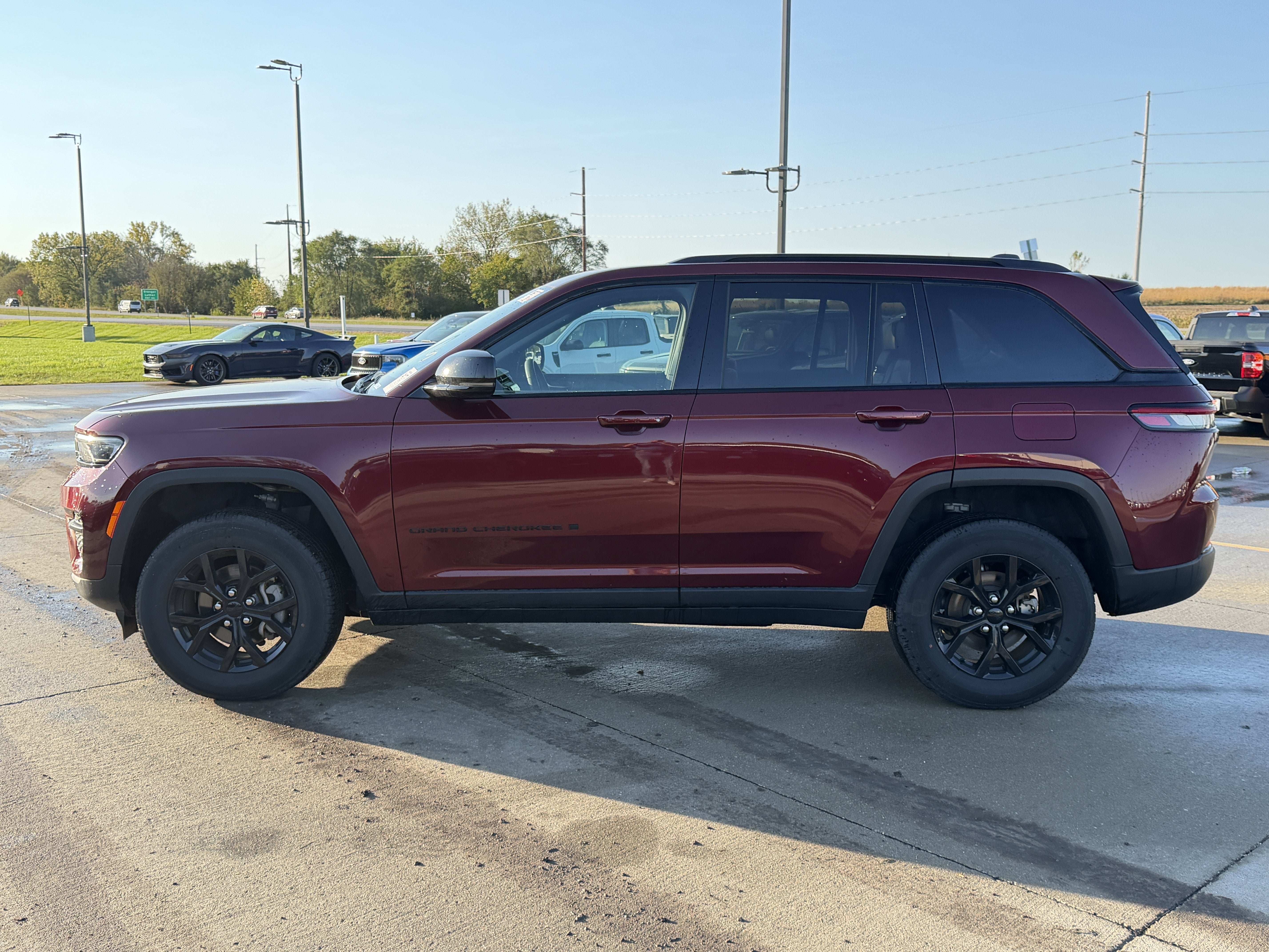 2025 Jeep Grand Cherokee Laredo