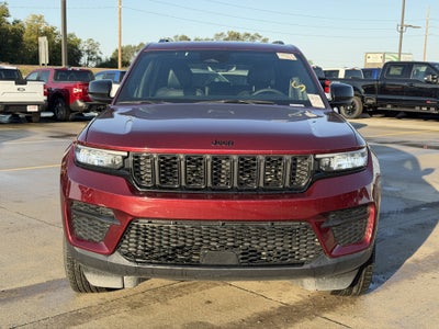 2025 Jeep Grand Cherokee Laredo