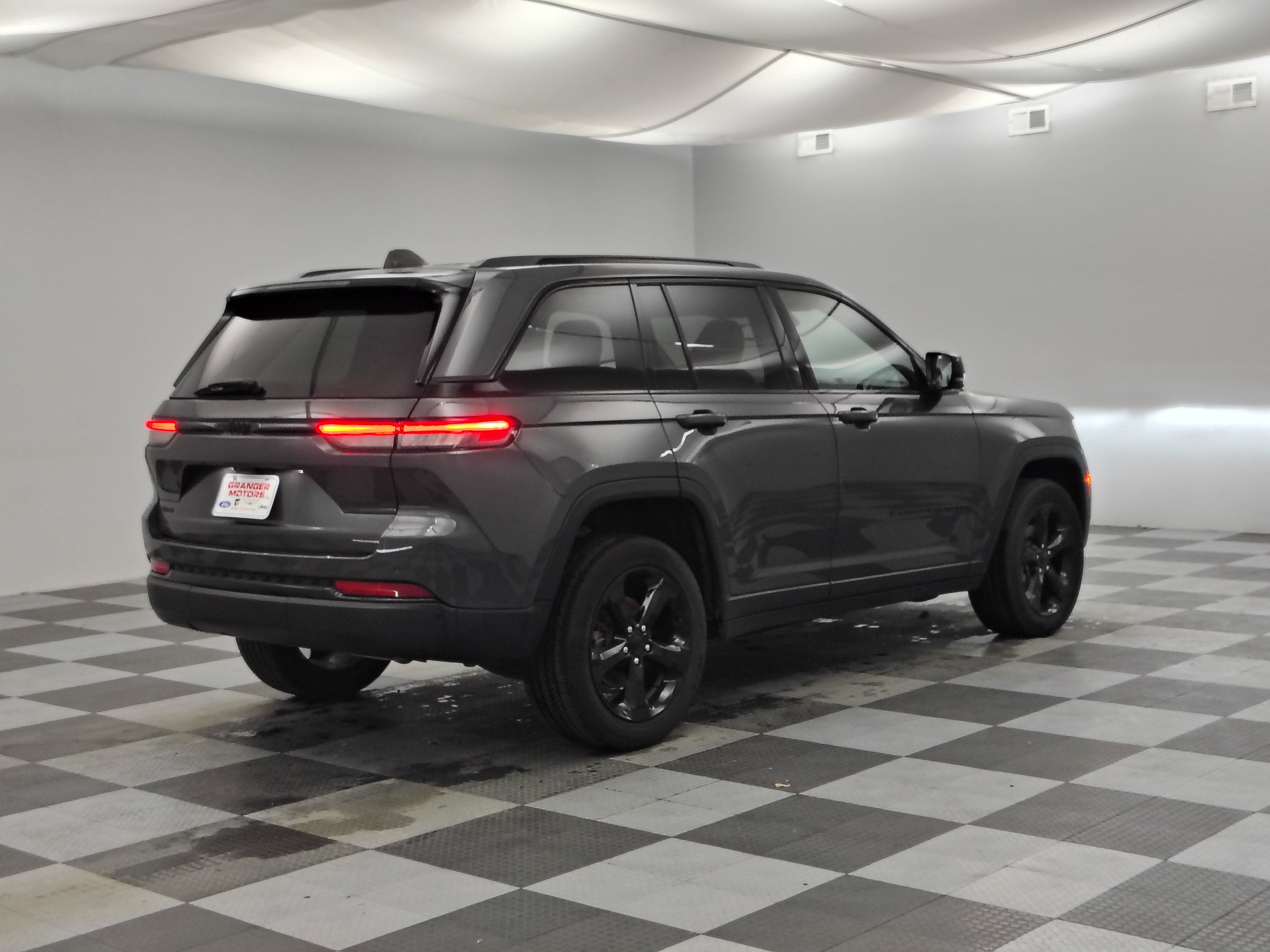 2023 Jeep Grand Cherokee Laredo