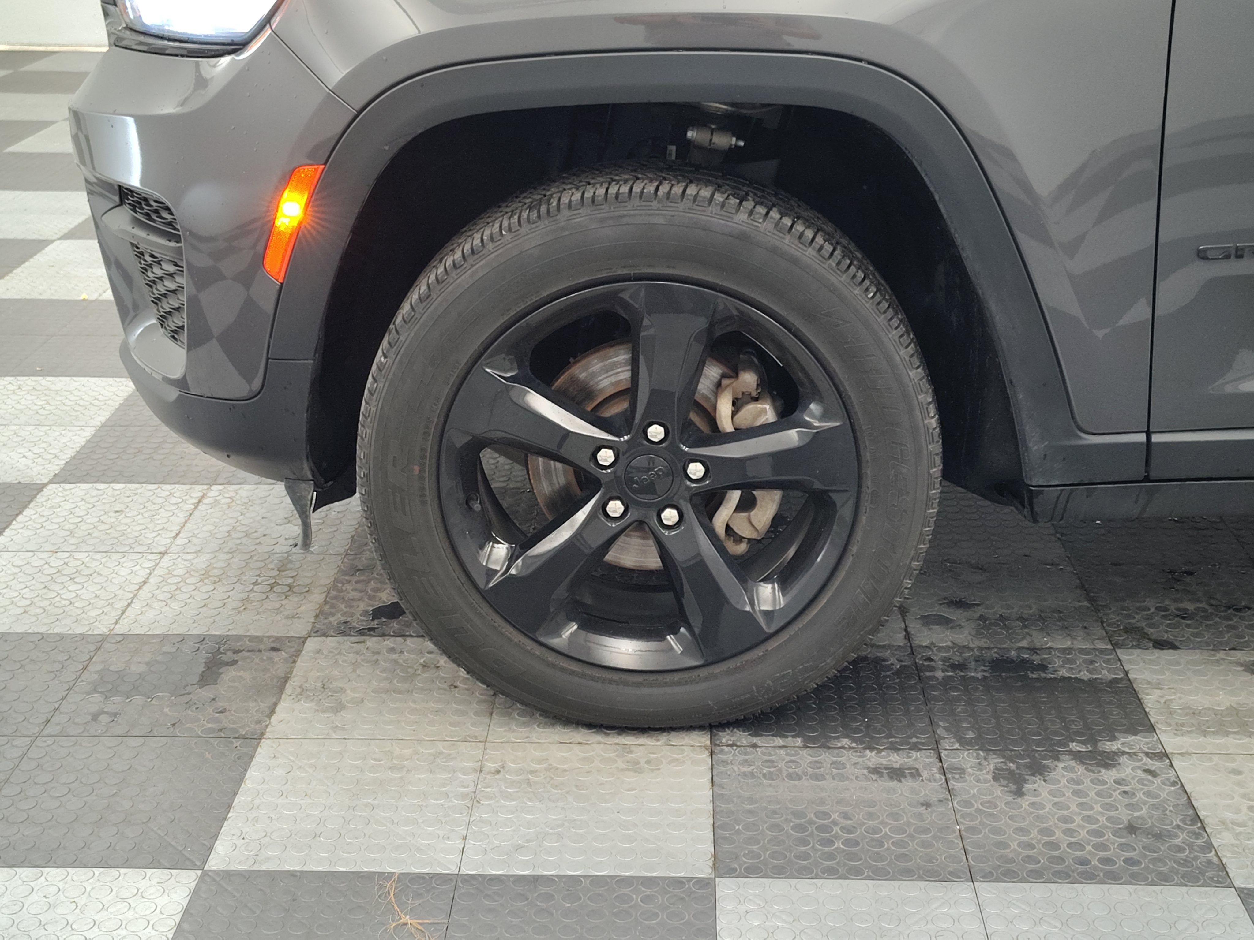 2023 Jeep Grand Cherokee Laredo