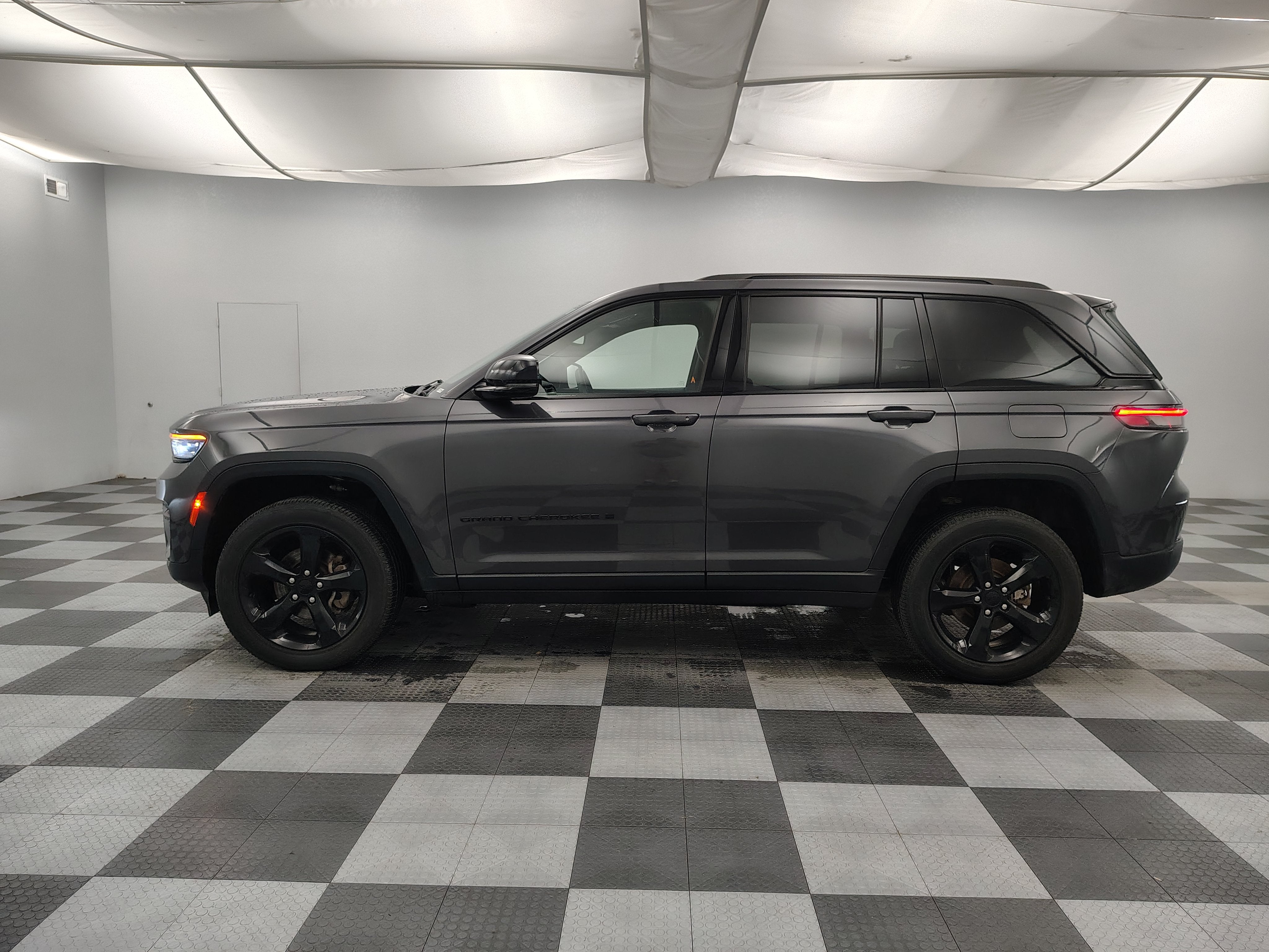 2023 Jeep Grand Cherokee Laredo