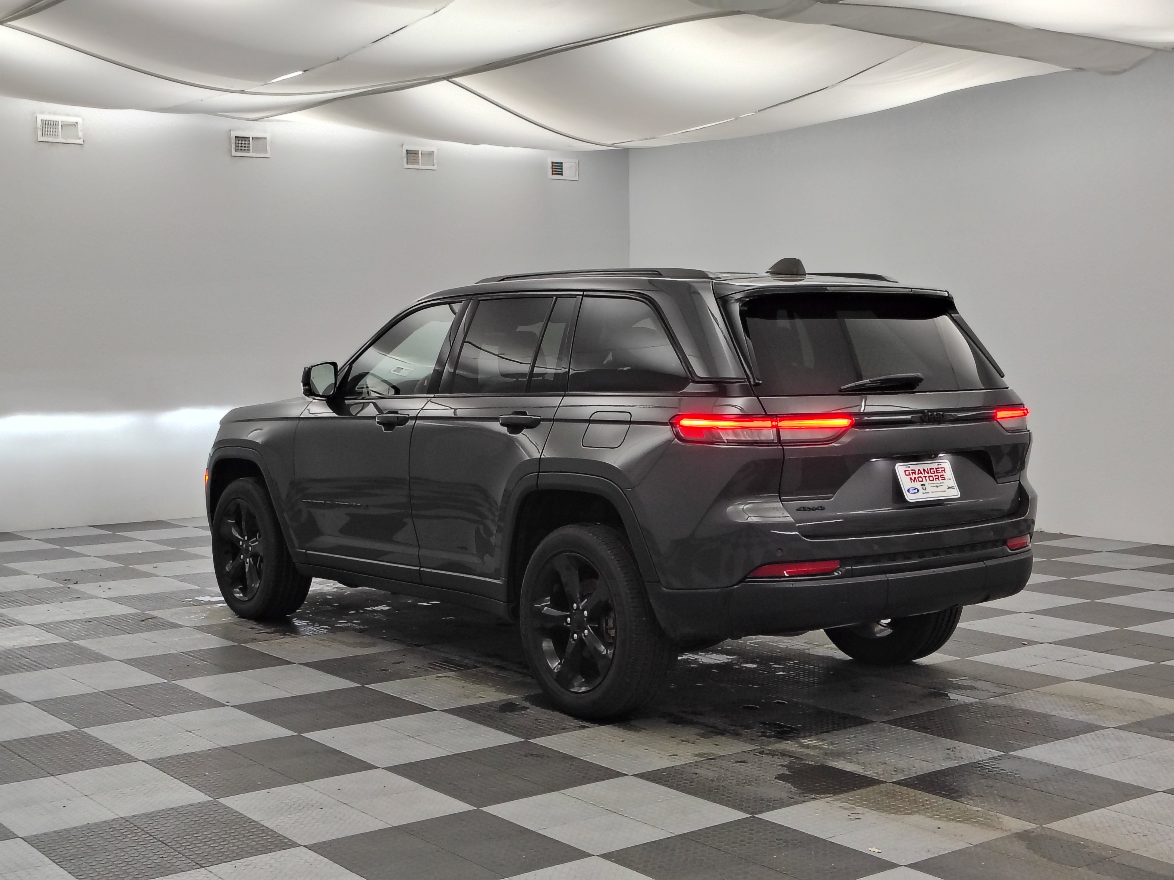 2023 Jeep Grand Cherokee Laredo