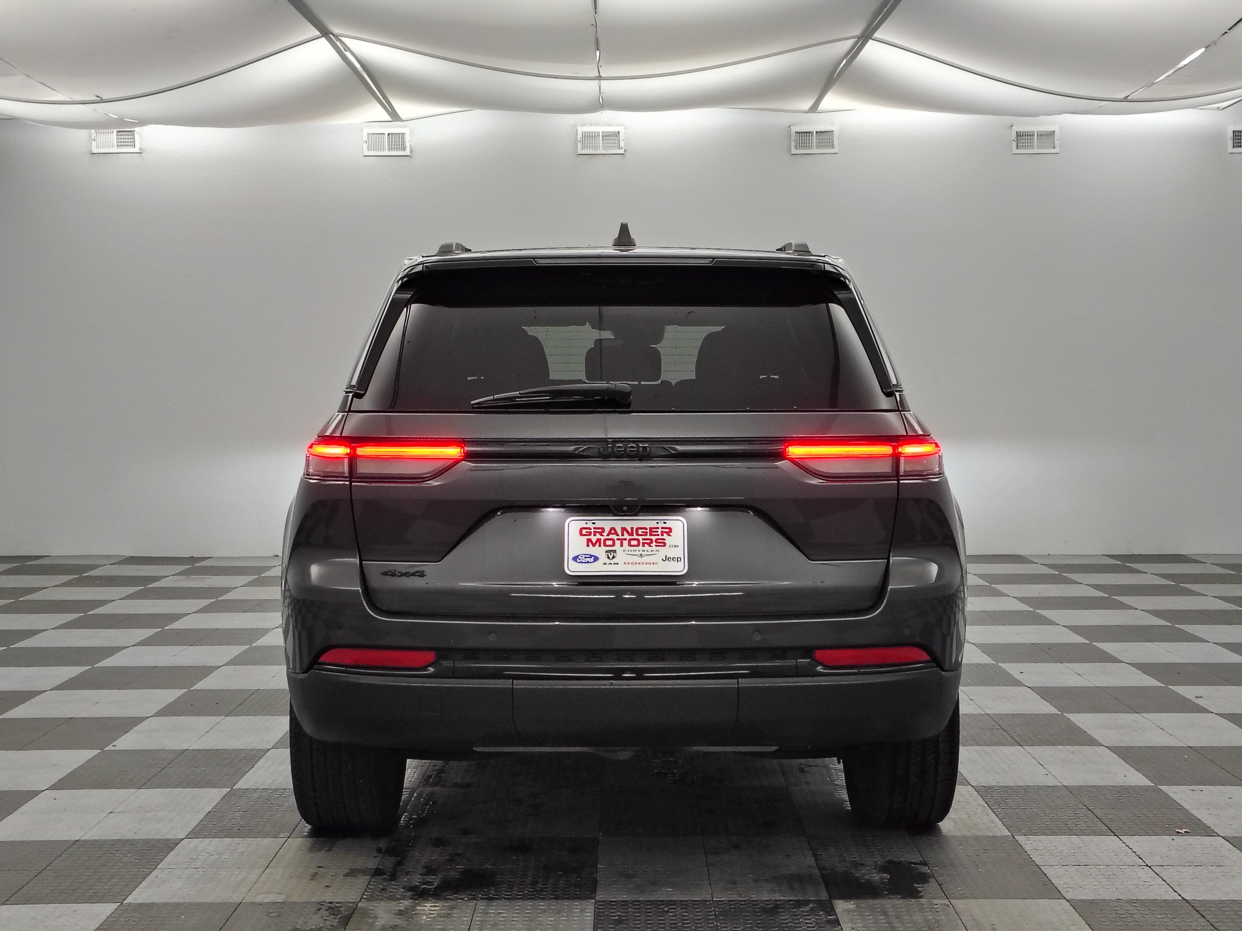 2023 Jeep Grand Cherokee Laredo