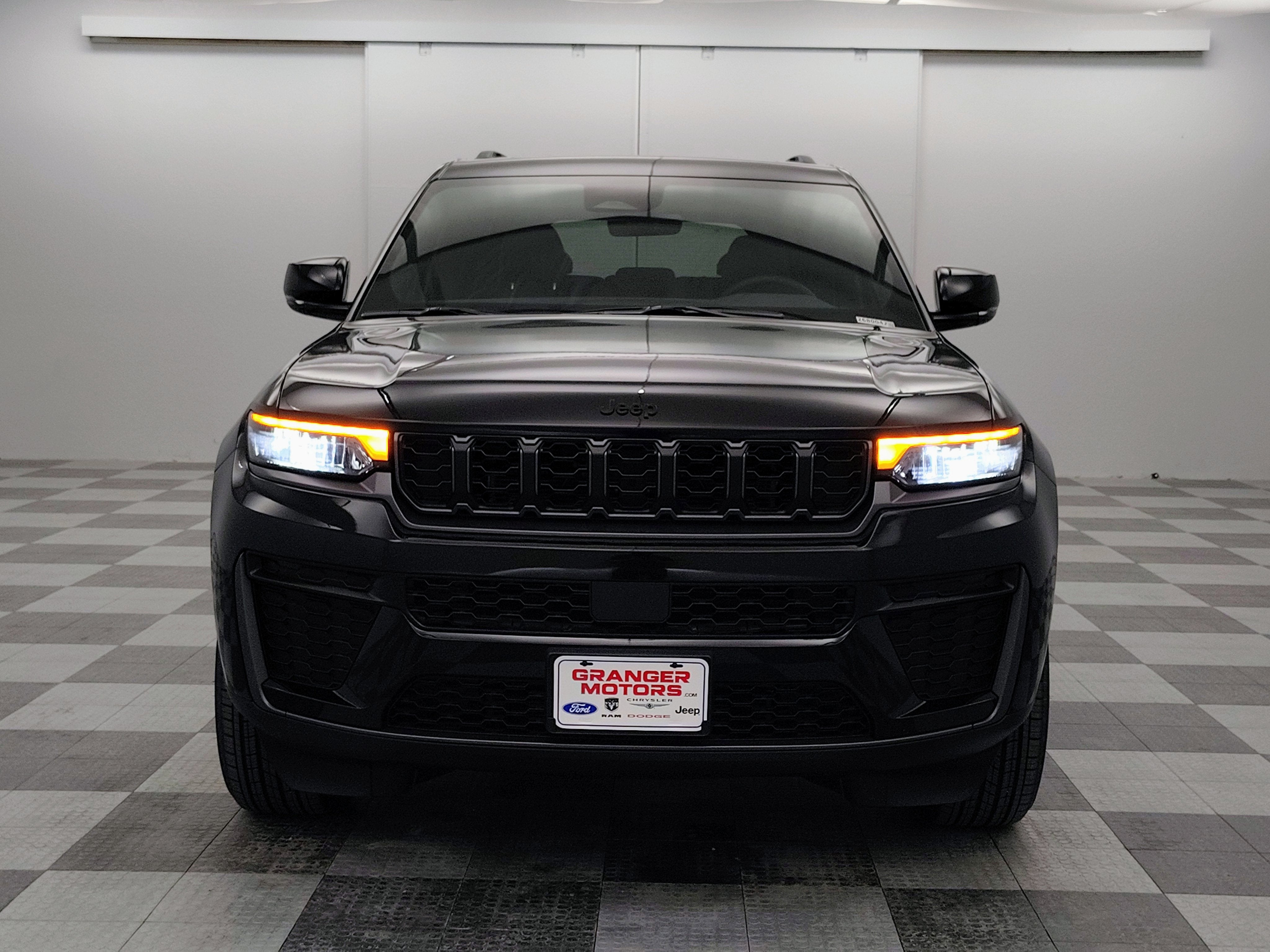 2026 Jeep Grand Cherokee GRAND CHEROKEE LAREDO ALTITUDE 4X4