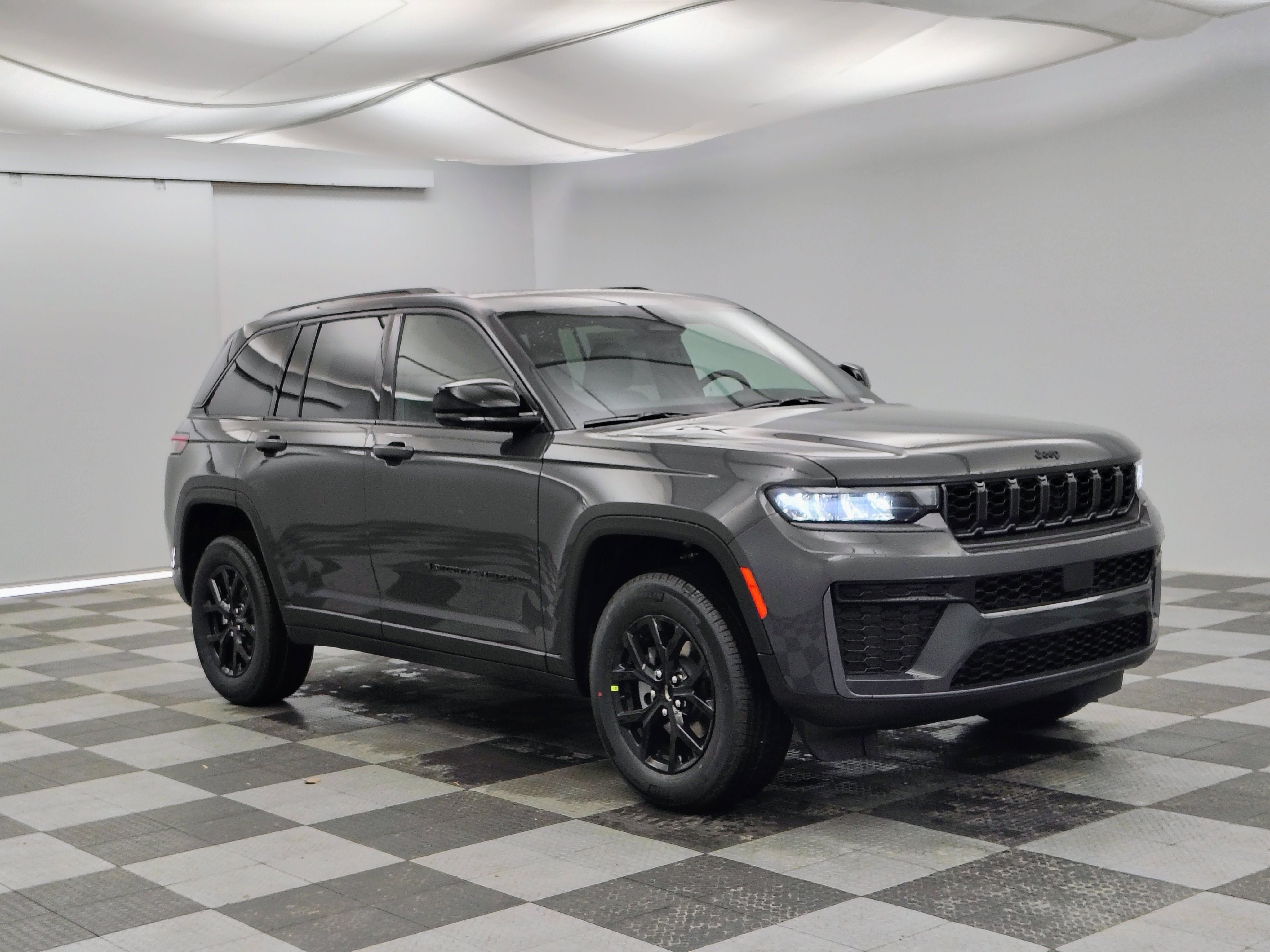 2026 Jeep Grand Cherokee GRAND CHEROKEE LAREDO ALTITUDE 4X4