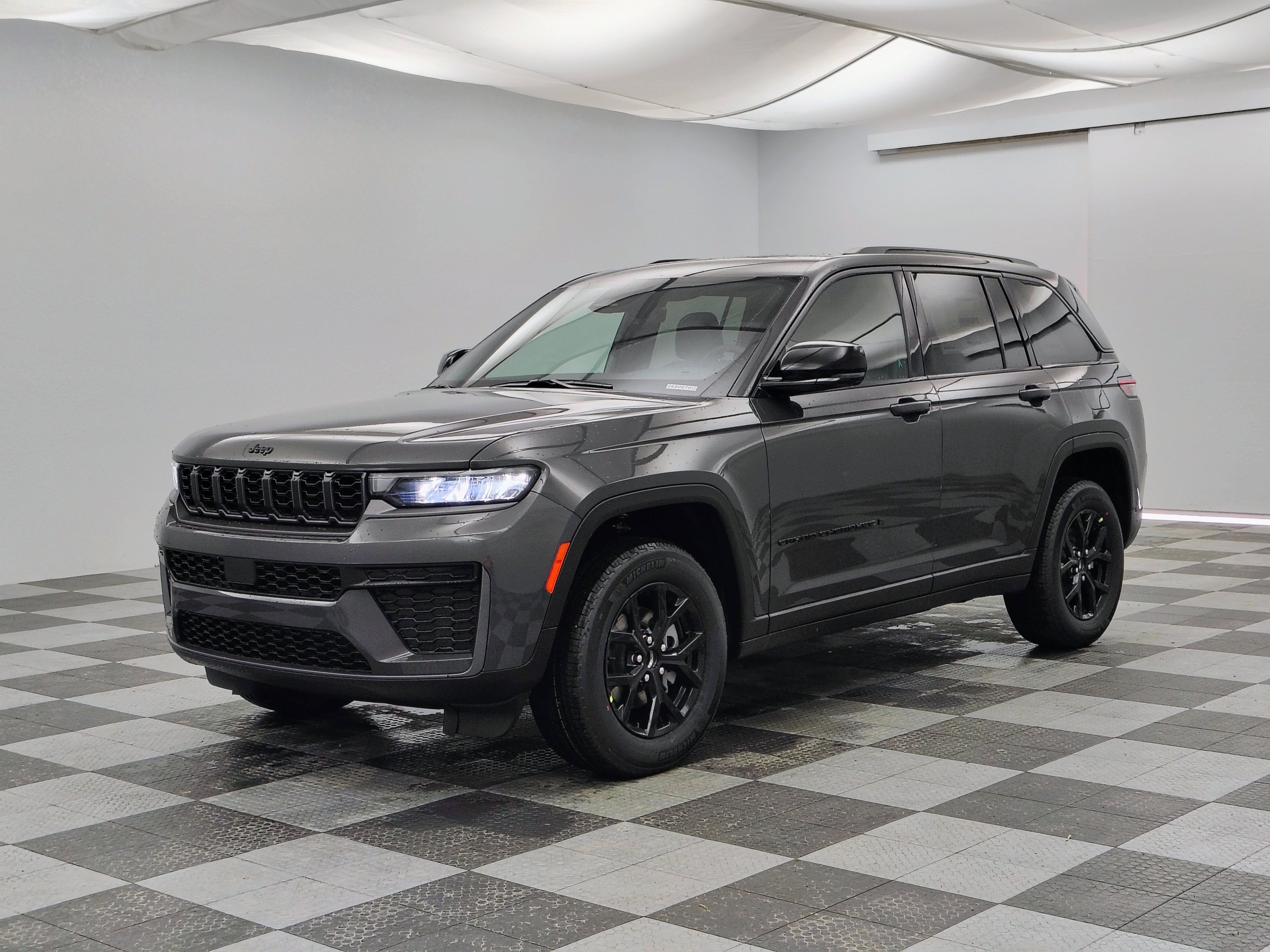 2026 Jeep Grand Cherokee GRAND CHEROKEE LAREDO ALTITUDE 4X4