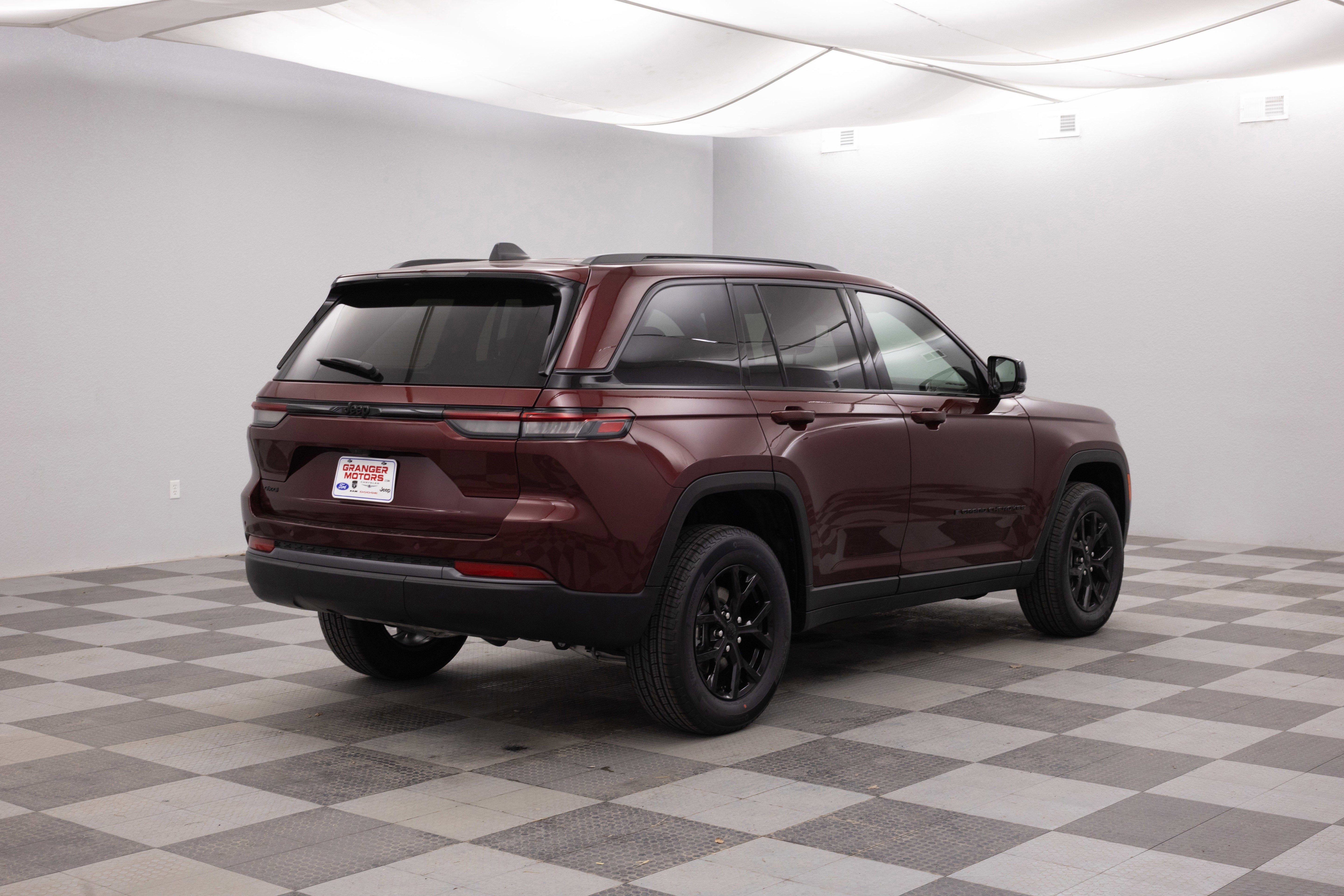 2026 Jeep Grand Cherokee GRAND CHEROKEE LAREDO ALTITUDE 4X4