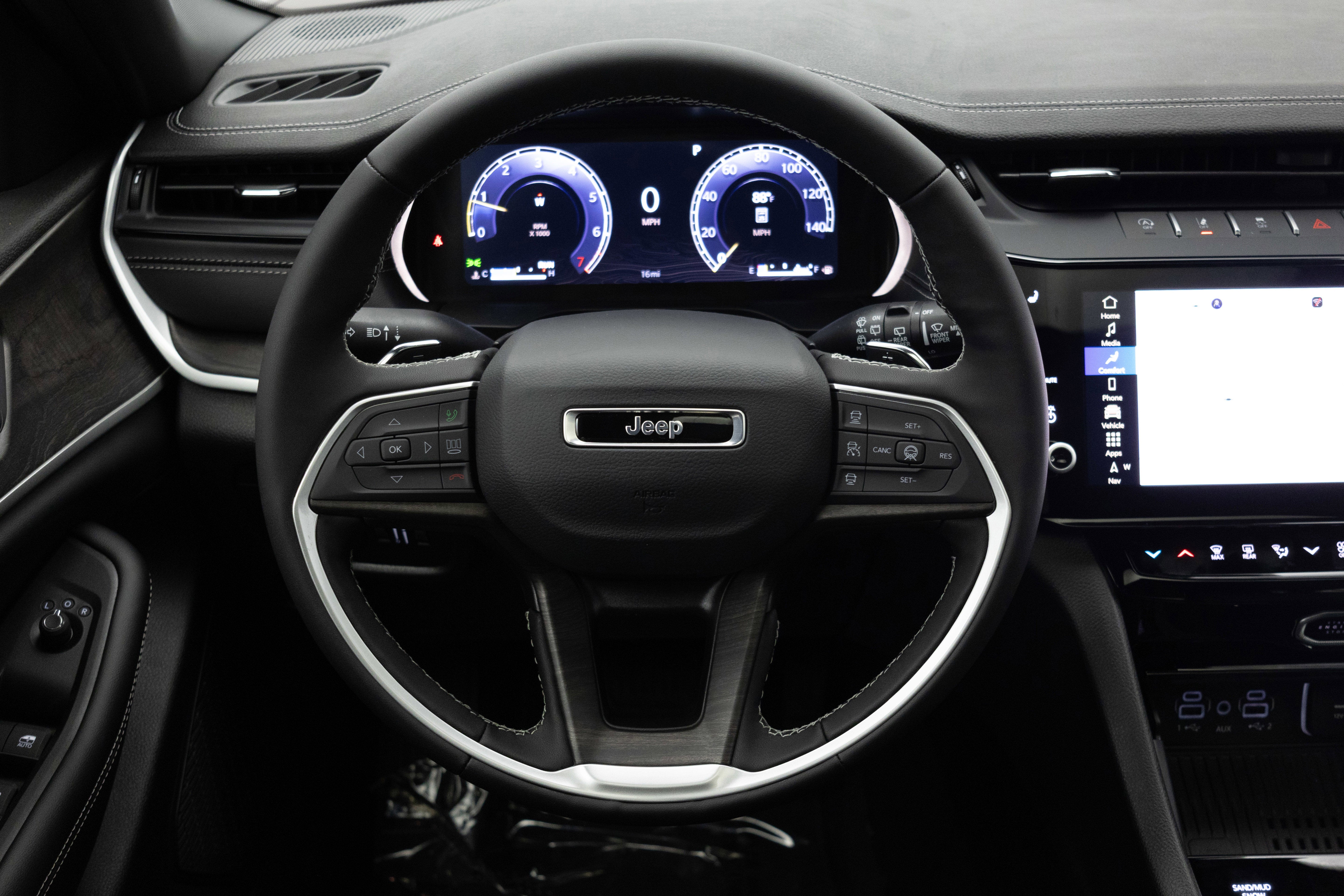 2026 Jeep Grand Cherokee GRAND CHEROKEE LAREDO ALTITUDE 4X4