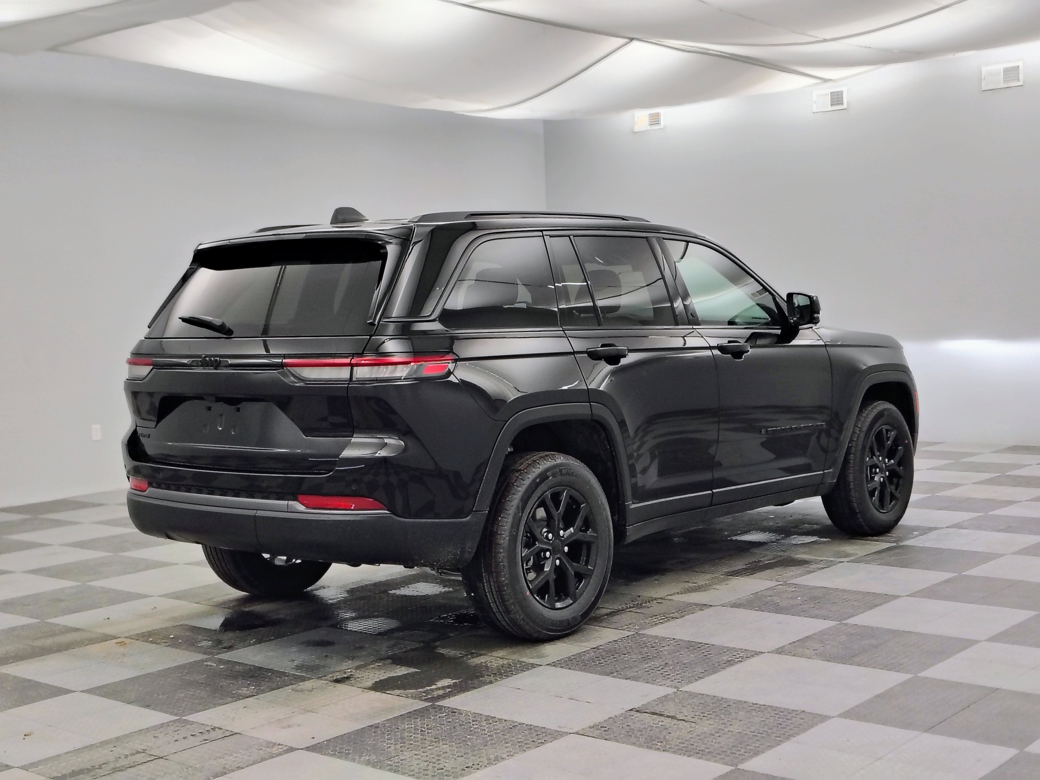 2026 Jeep Grand Cherokee GRAND CHEROKEE LAREDO ALTITUDE 4X4