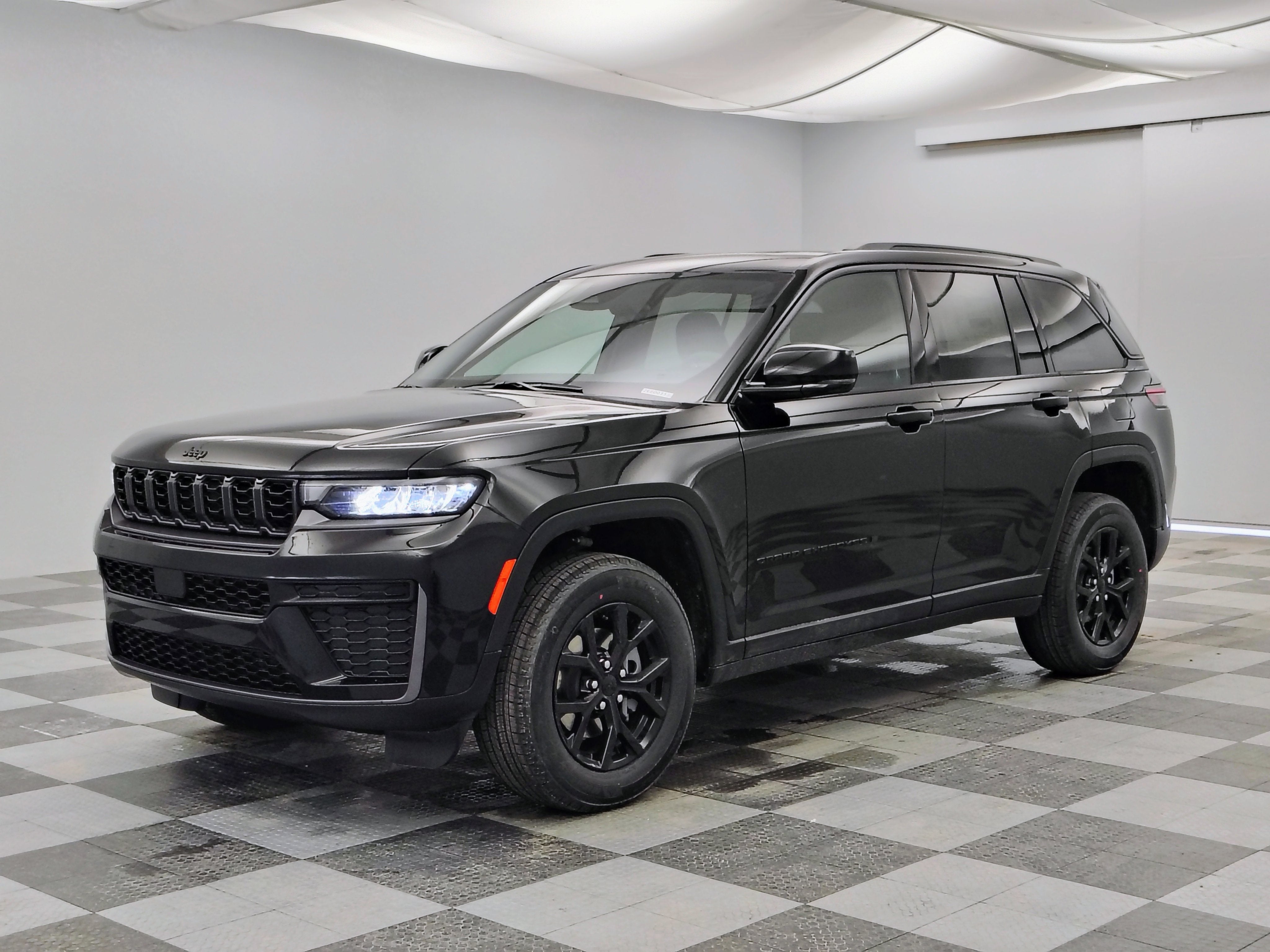 2026 Jeep Grand Cherokee GRAND CHEROKEE LAREDO ALTITUDE 4X4