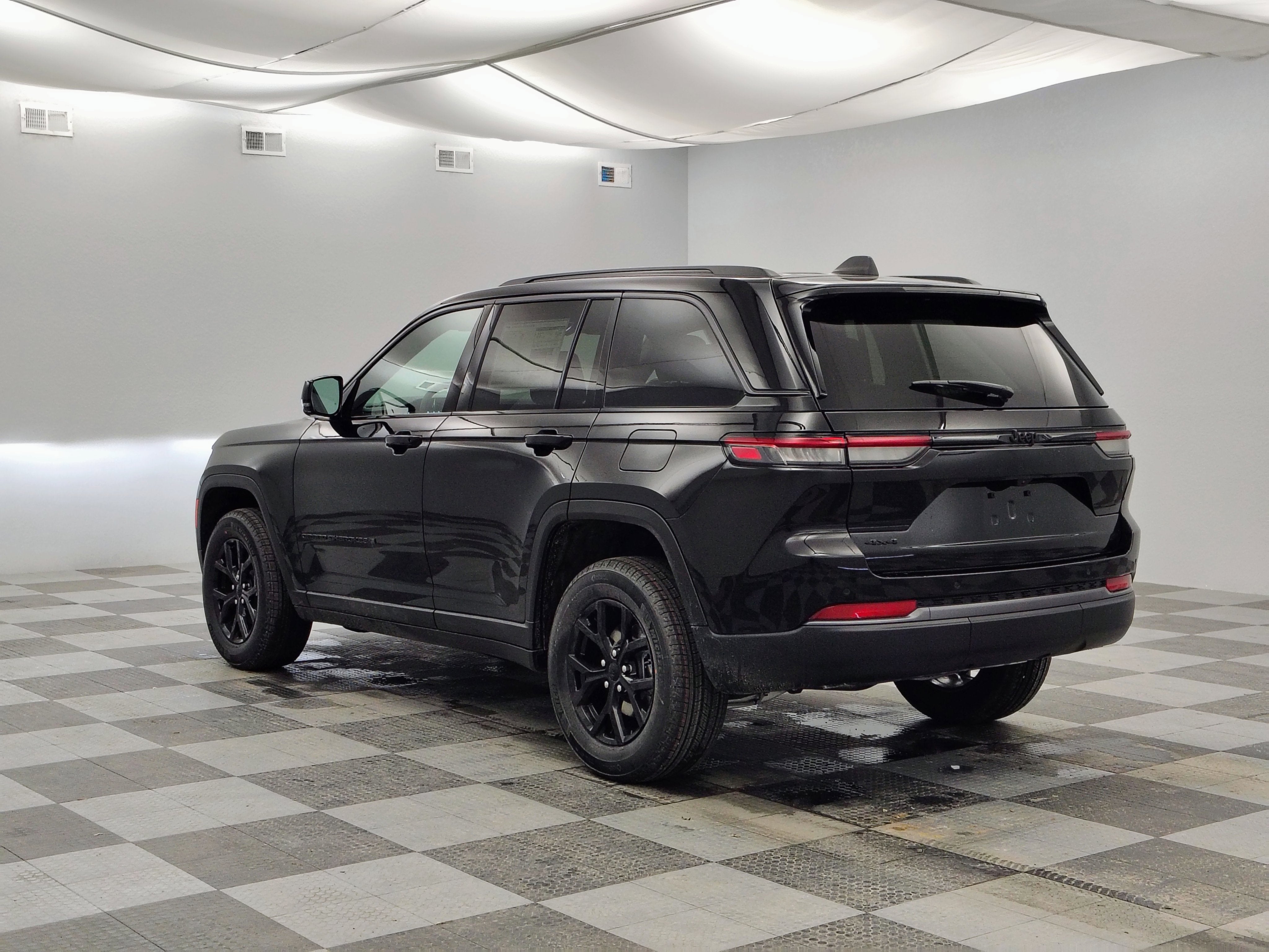 2026 Jeep Grand Cherokee GRAND CHEROKEE LAREDO ALTITUDE 4X4