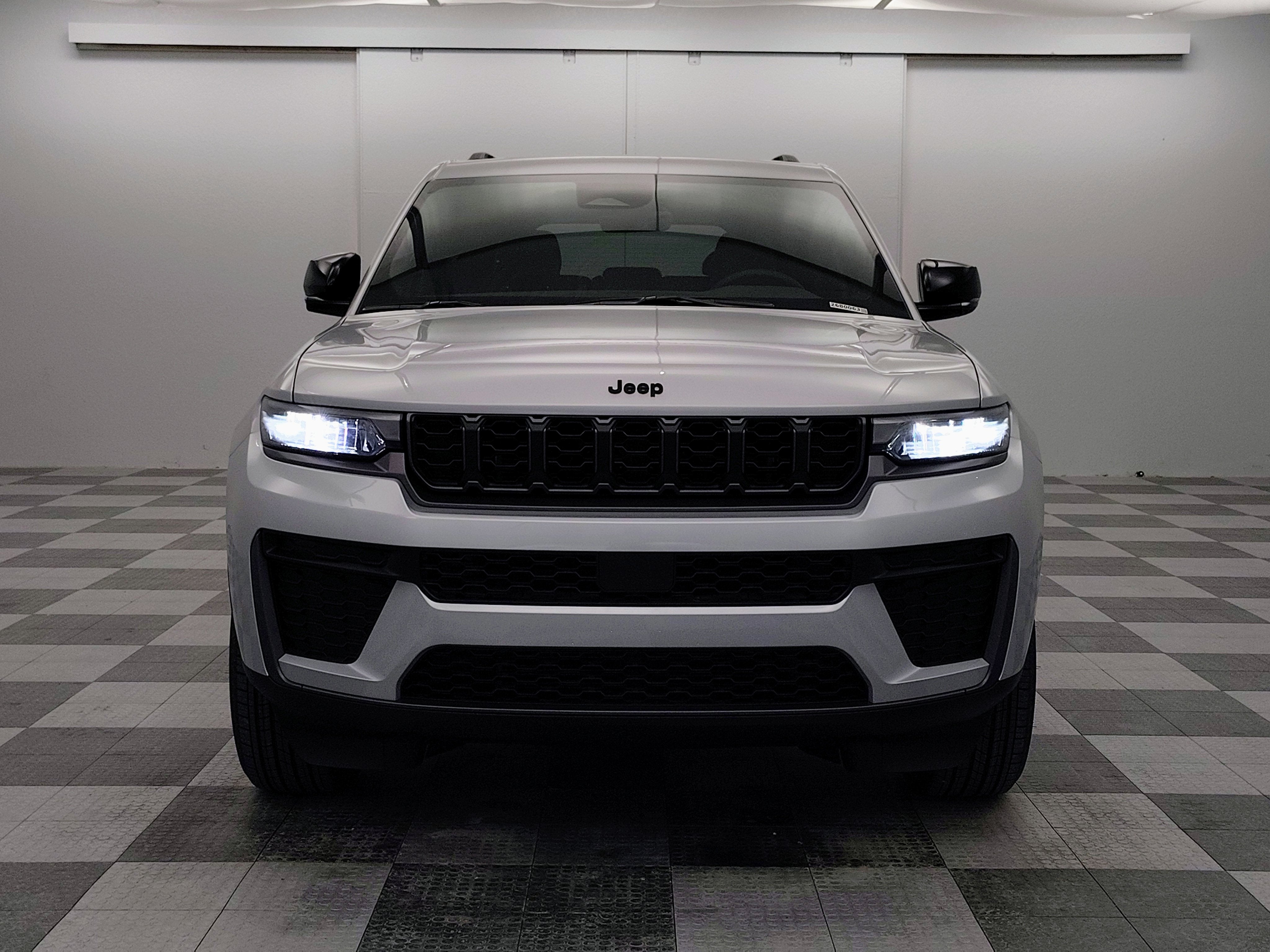 2026 Jeep Grand Cherokee GRAND CHEROKEE LAREDO ALTITUDE 4X4