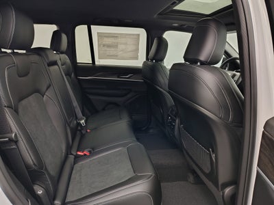 2026 Jeep Grand Cherokee Laredo Altitude