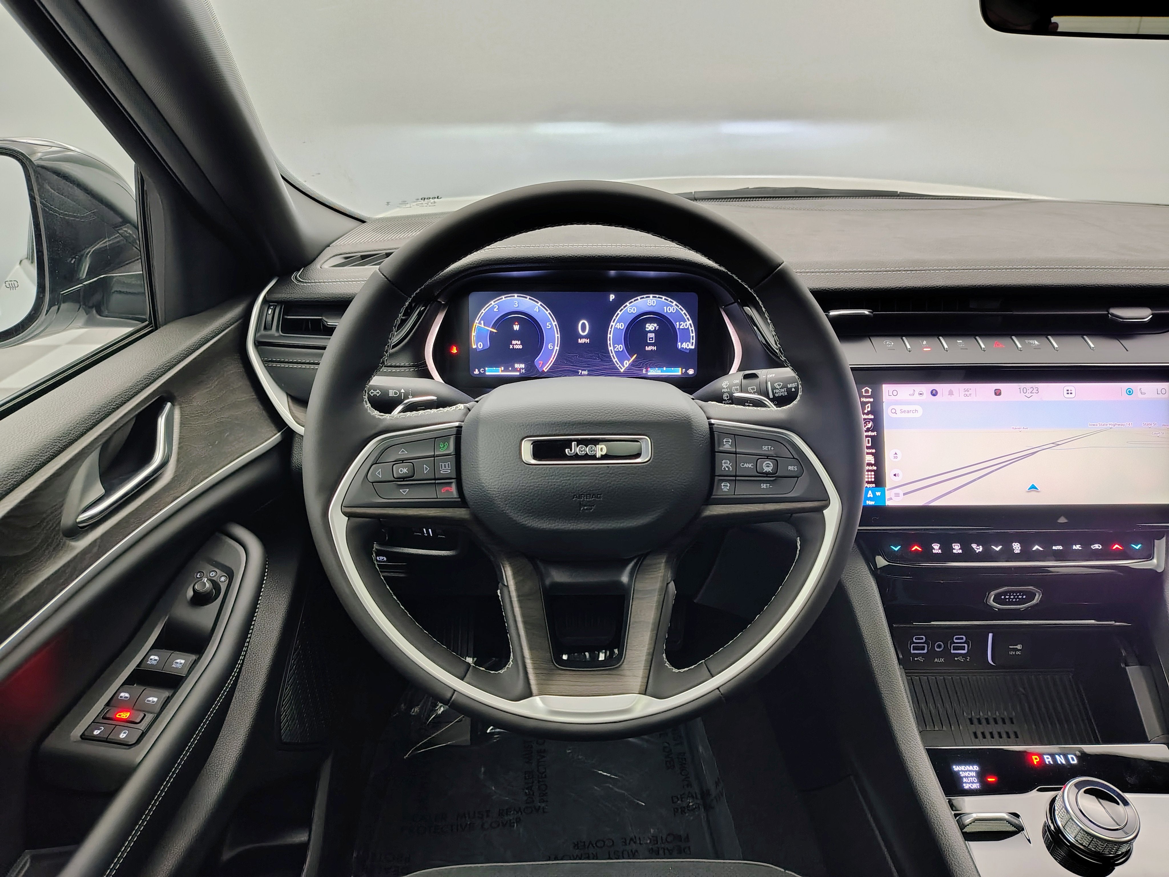 2026 Jeep Grand Cherokee Laredo Altitude