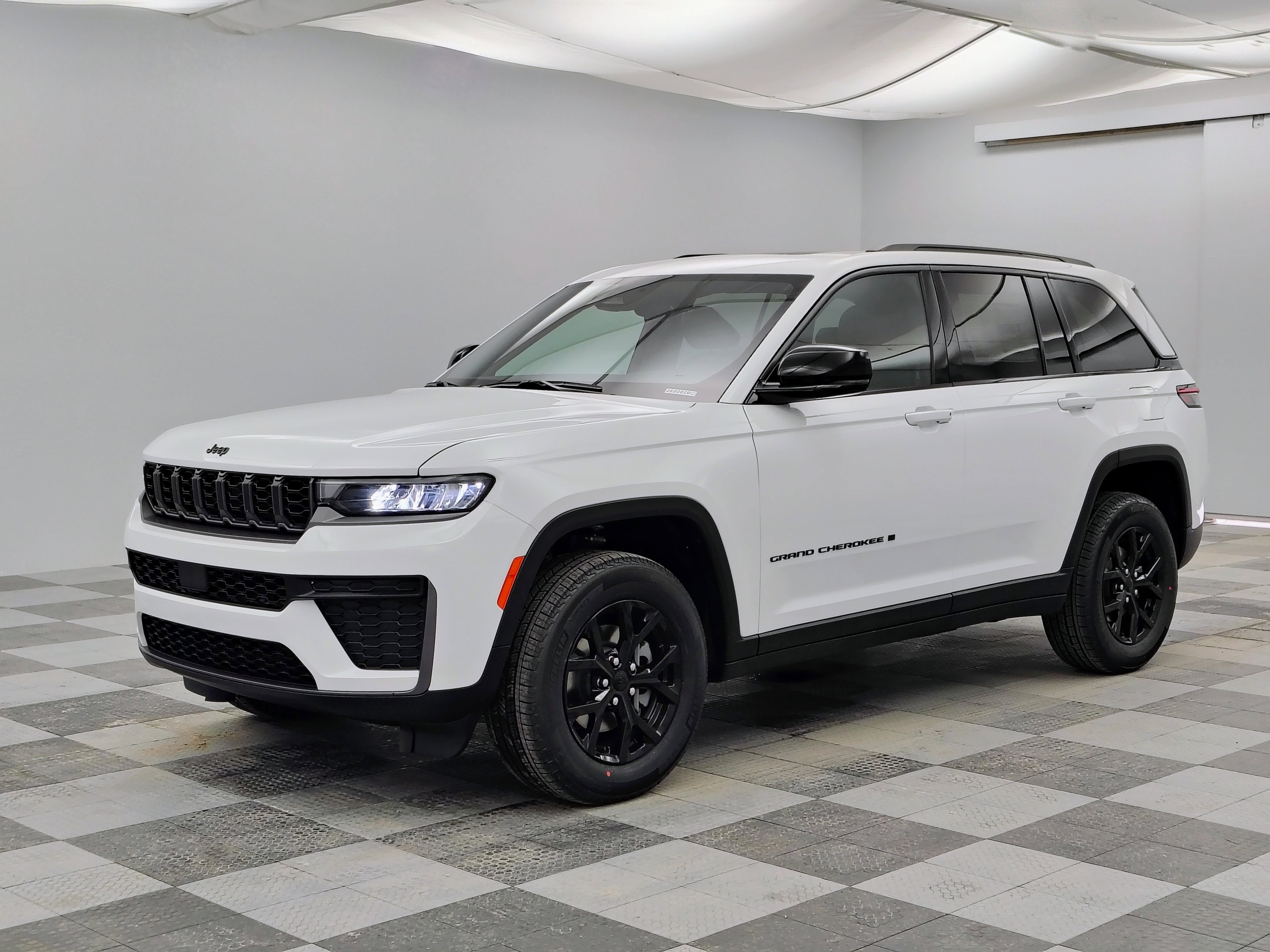 2026 Jeep Grand Cherokee GRAND CHEROKEE LAREDO ALTITUDE 4X4