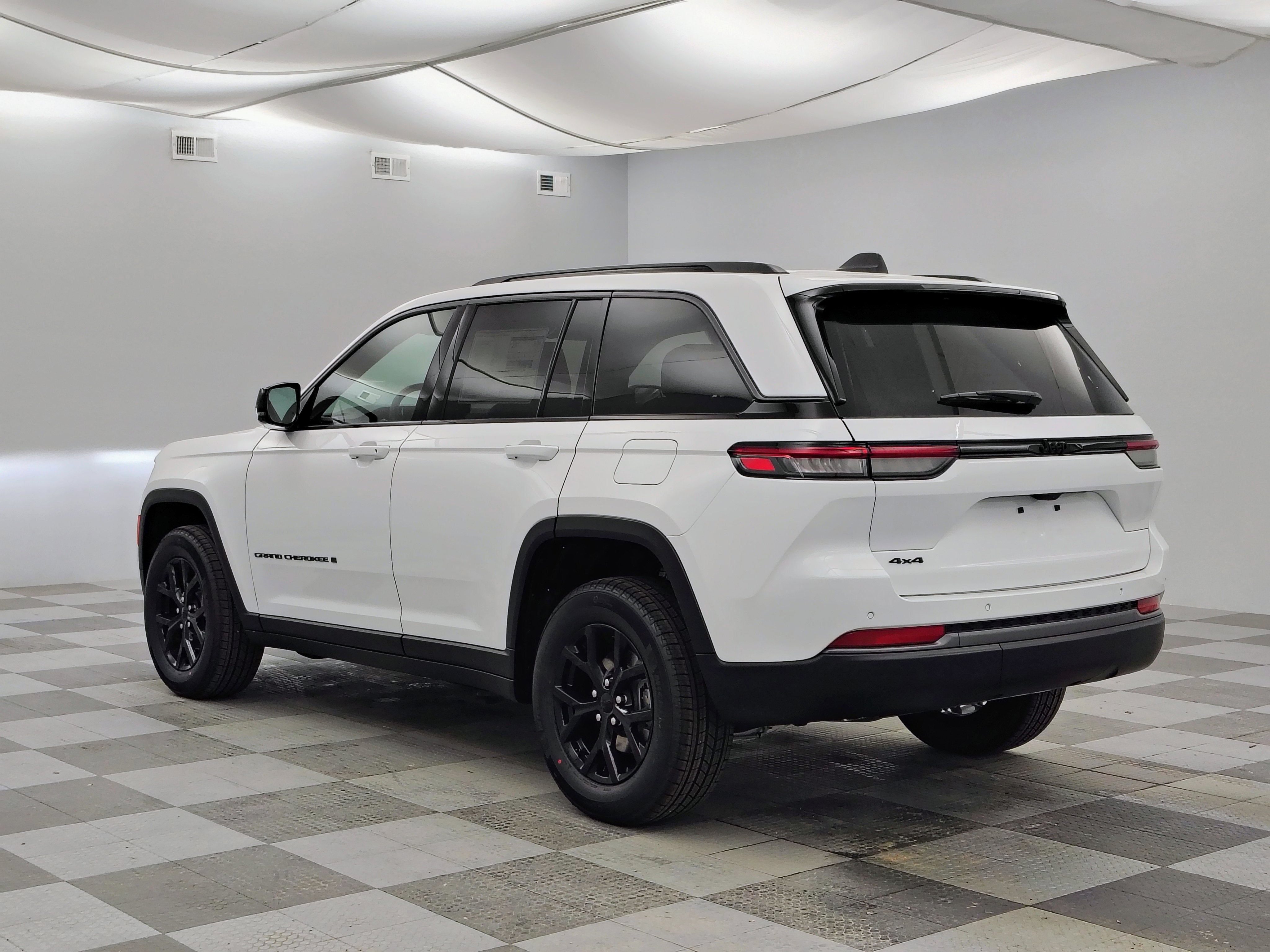 2026 Jeep Grand Cherokee GRAND CHEROKEE LAREDO ALTITUDE 4X4