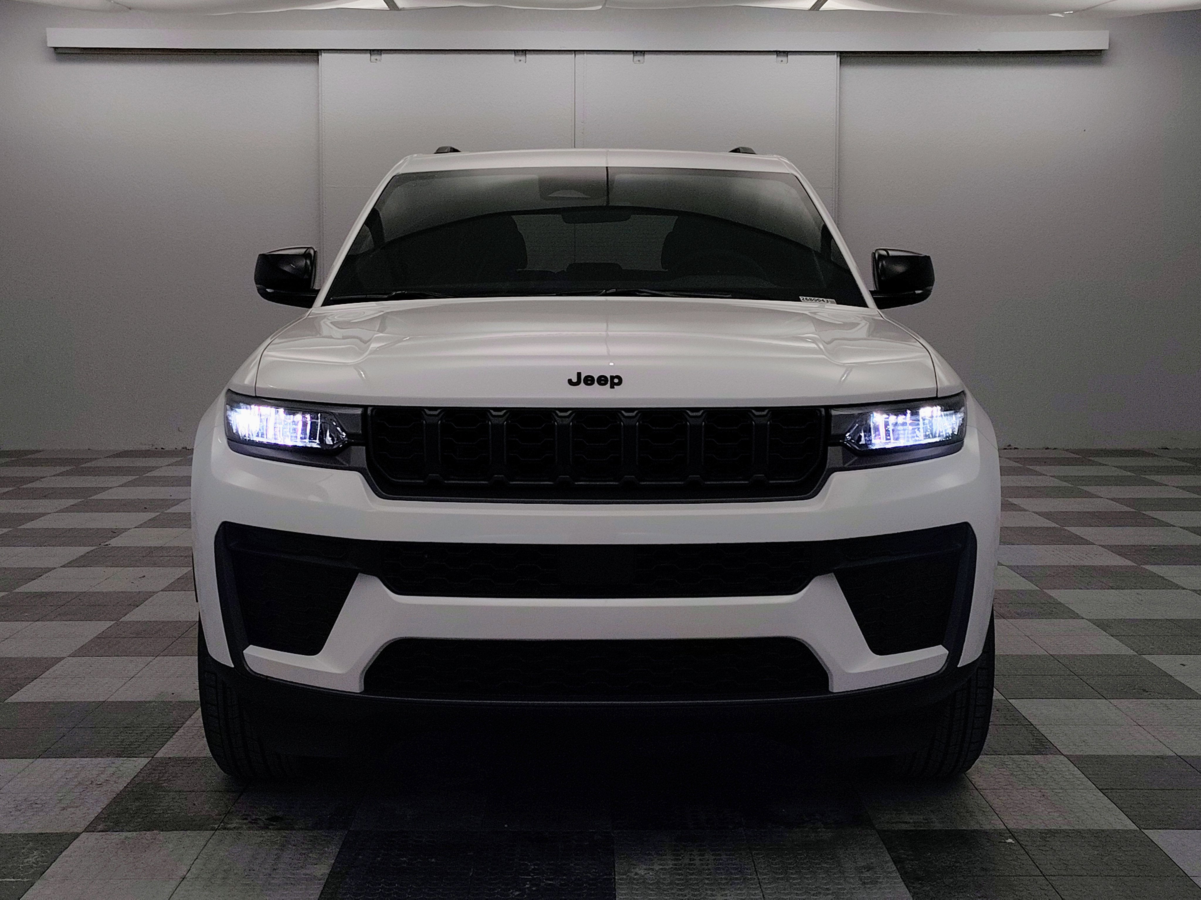 2026 Jeep Grand Cherokee GRAND CHEROKEE LAREDO ALTITUDE 4X4