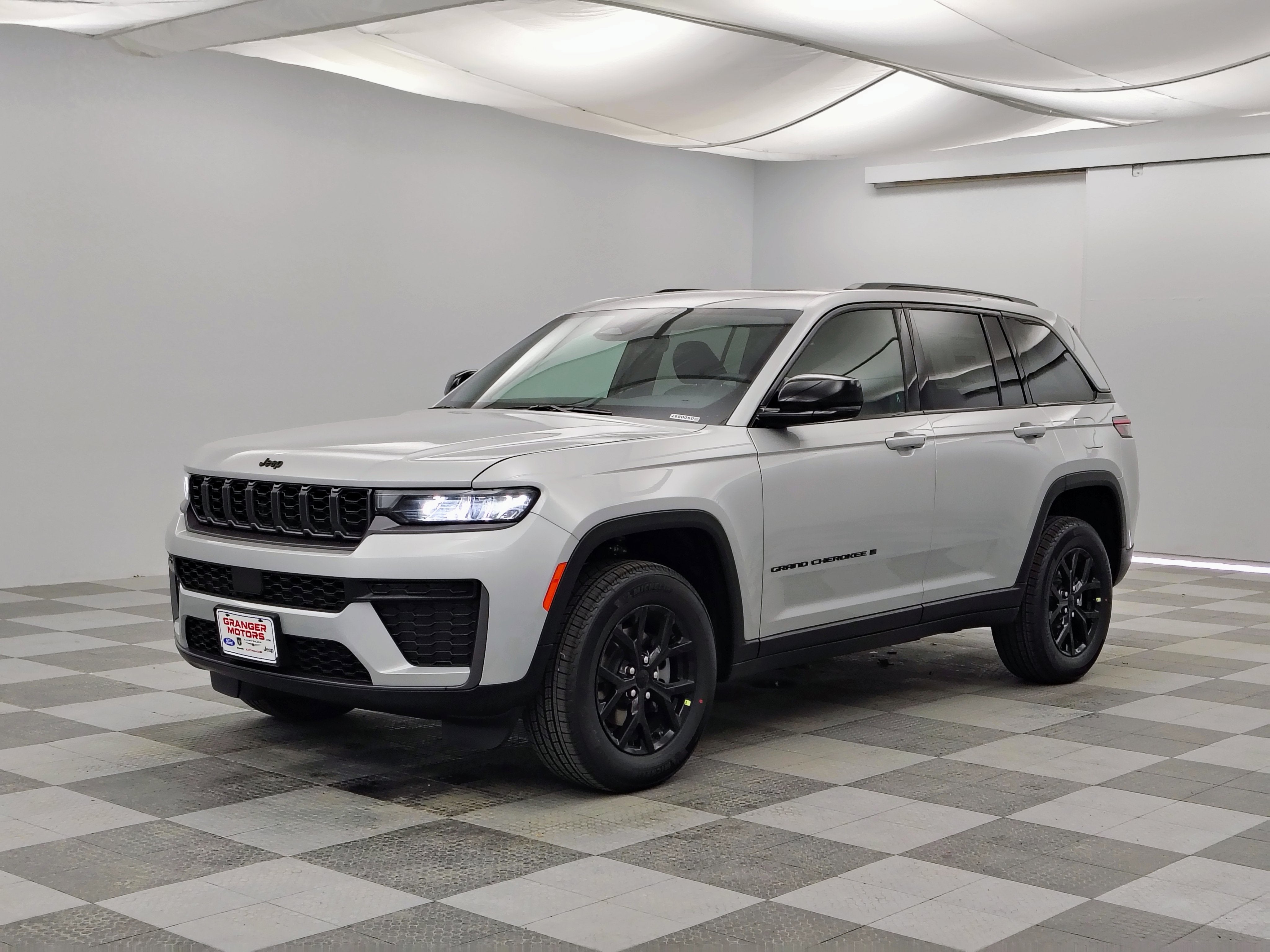 2026 Jeep Grand Cherokee GRAND CHEROKEE LAREDO ALTITUDE 4X4