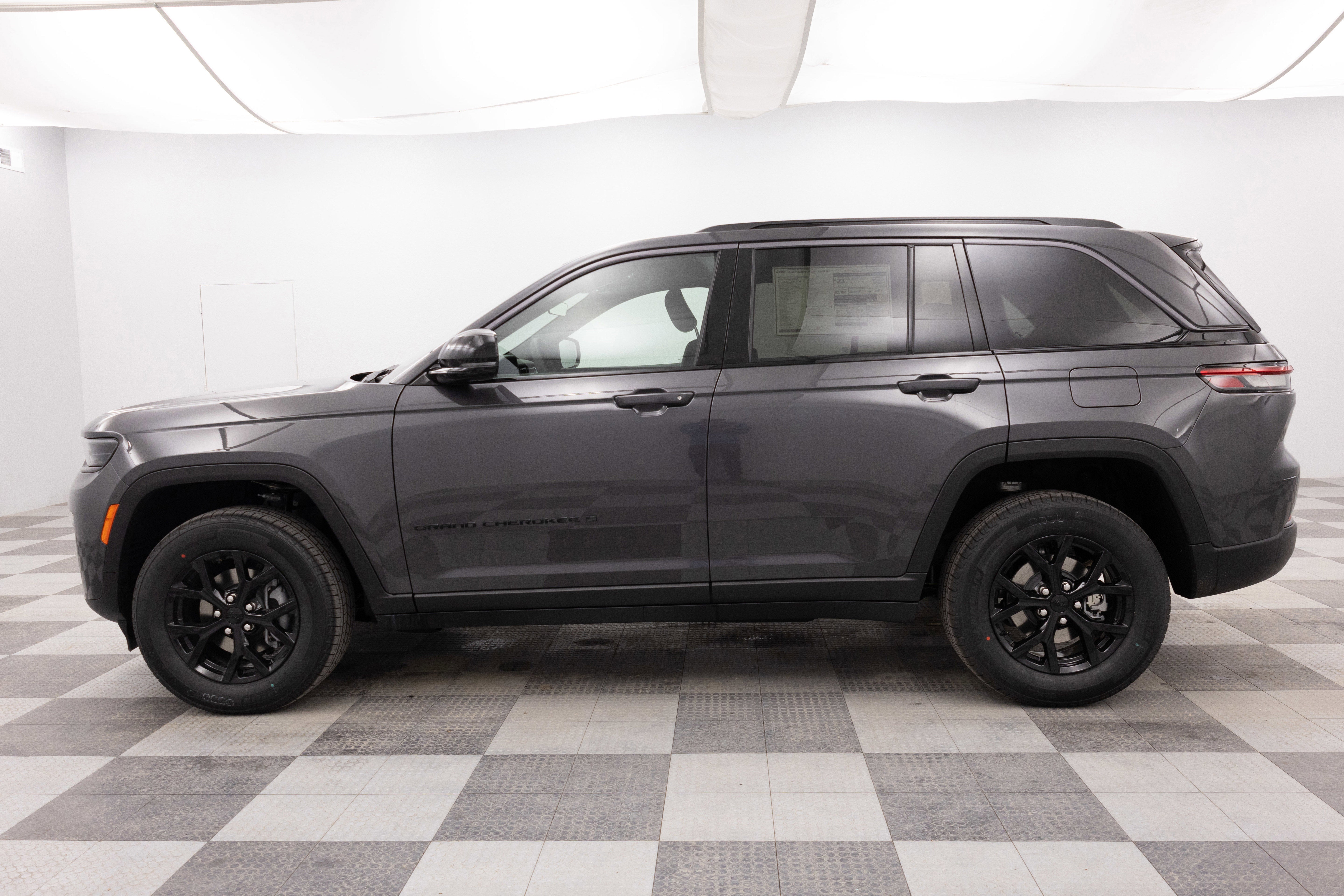 2026 Jeep Grand Cherokee GRAND CHEROKEE LAREDO ALTITUDE 4X4