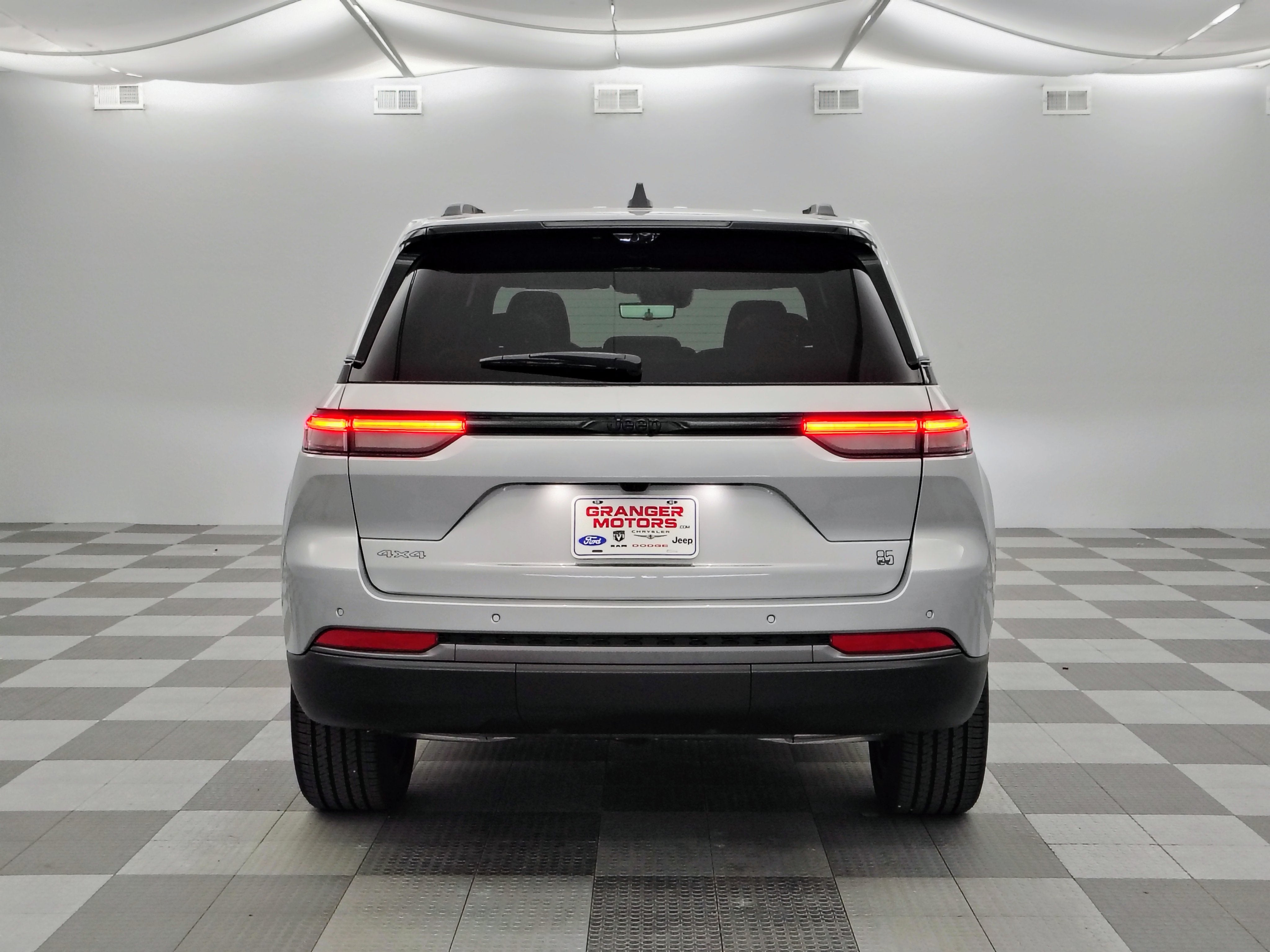 2026 Jeep Grand Cherokee 85th Anniversary Edition