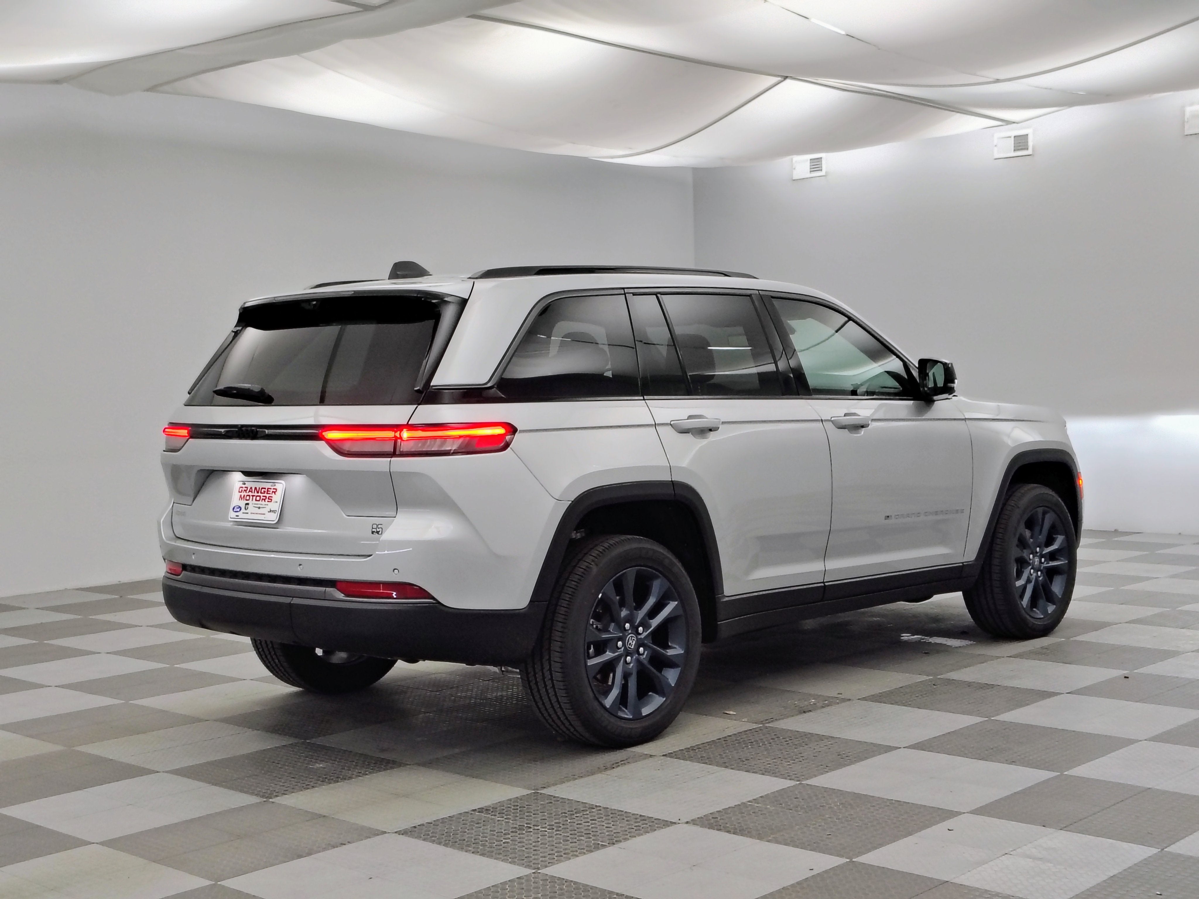 2026 Jeep Grand Cherokee 85th Anniversary Edition