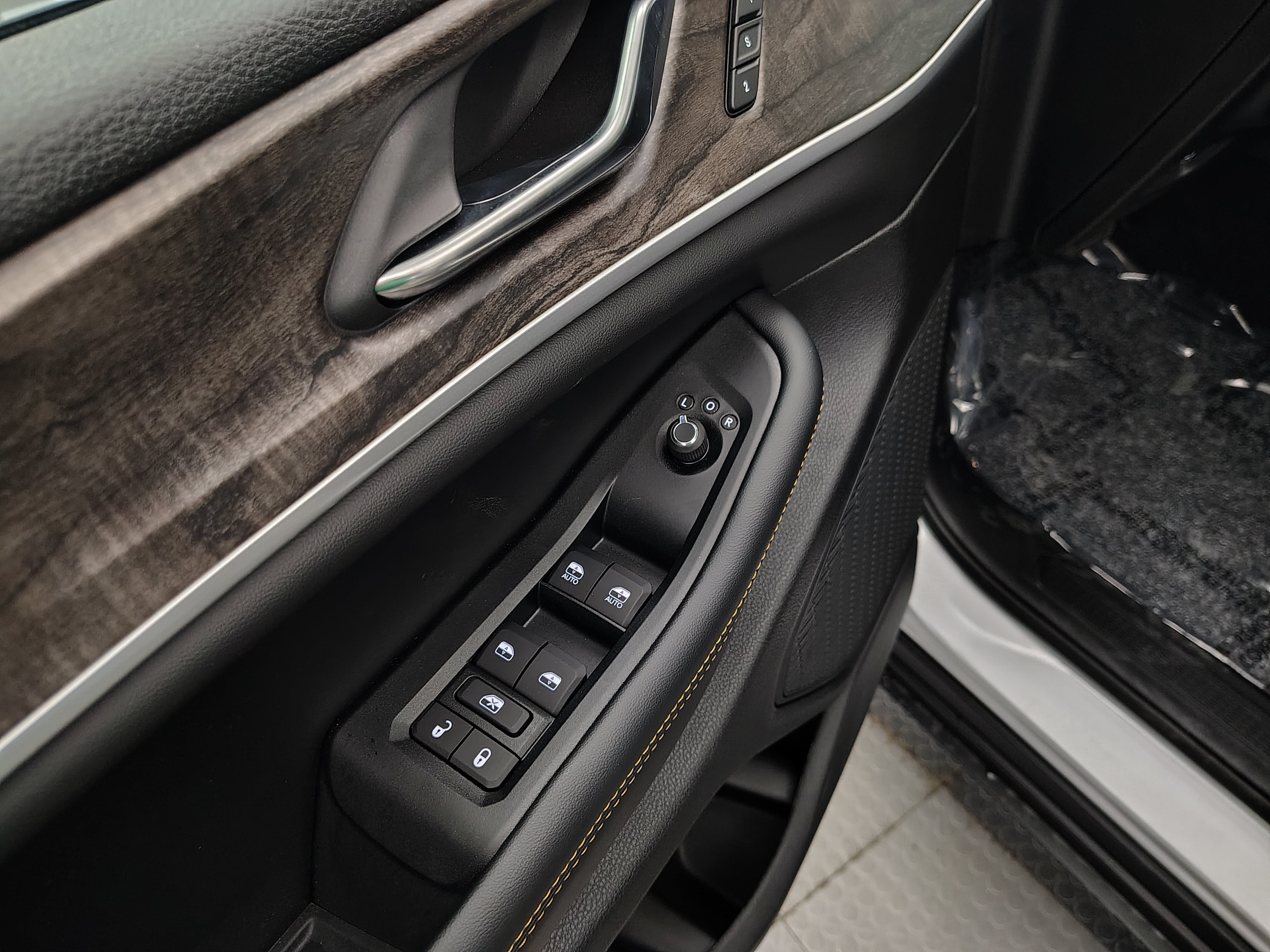 2026 Jeep Grand Cherokee 85th Anniversary Edition