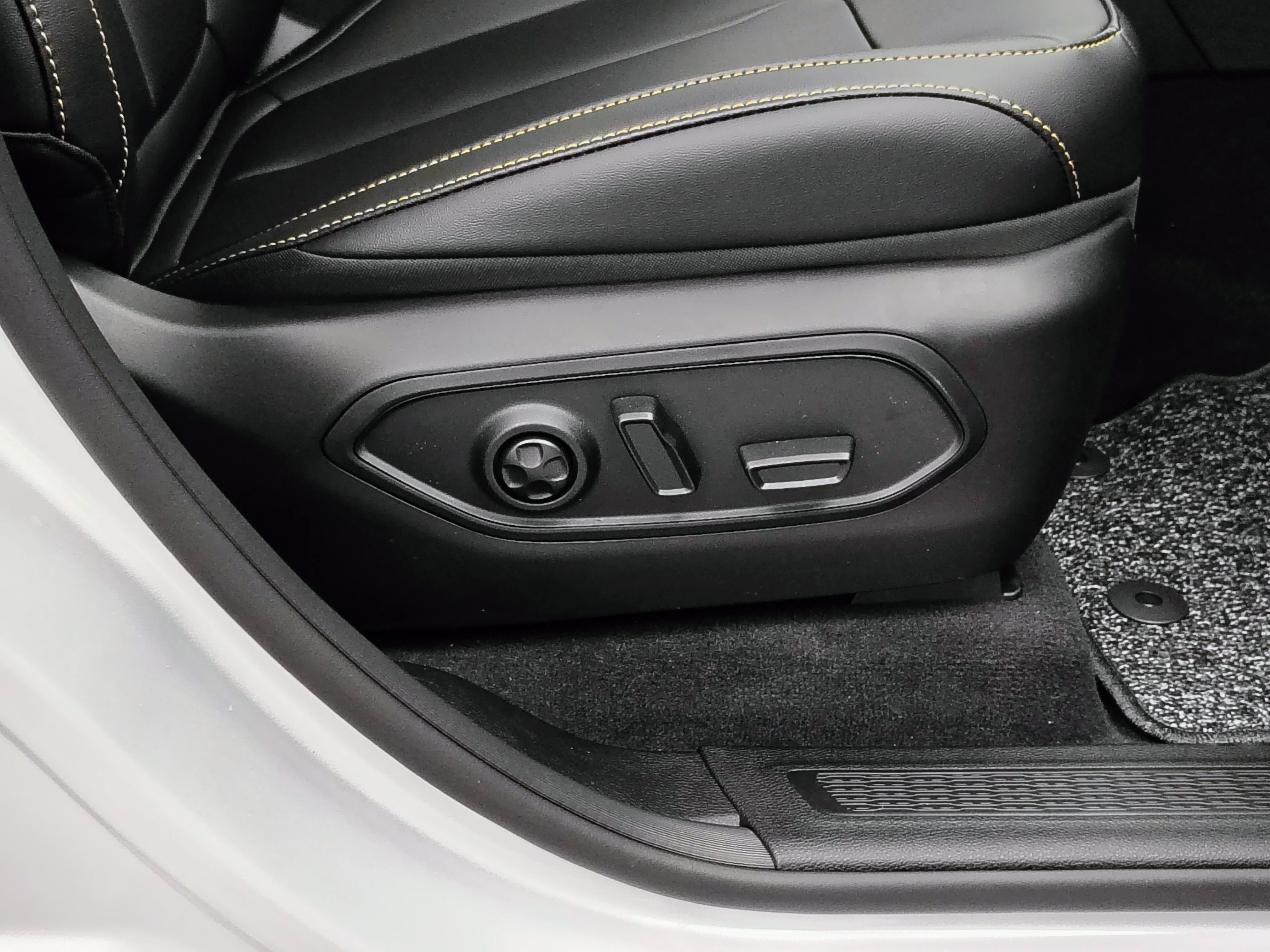 2026 Jeep Grand Cherokee 85th Anniversary Edition