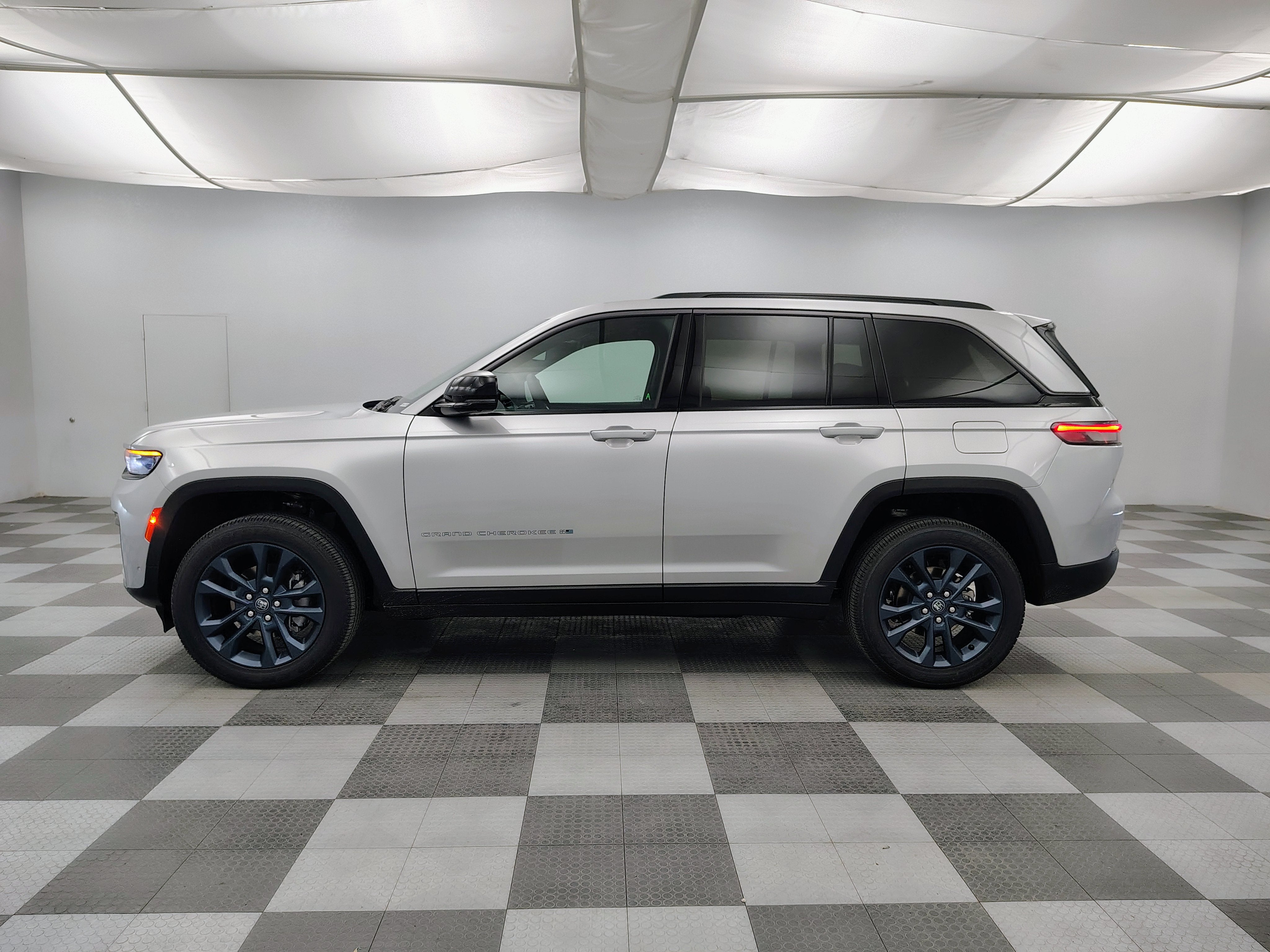 2026 Jeep Grand Cherokee 85th Anniversary Edition