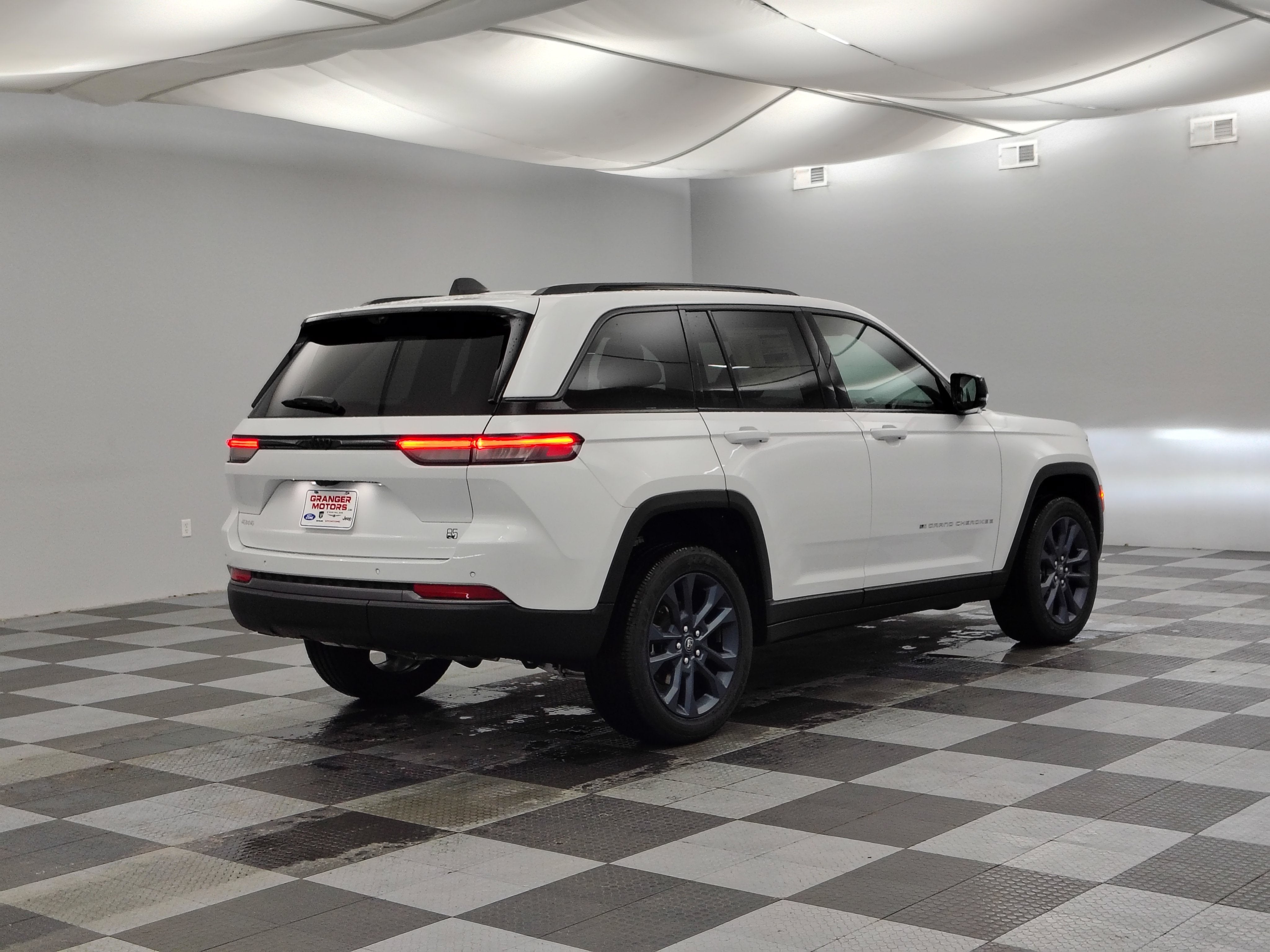 2026 Jeep Grand Cherokee 85th Anniversary Edition