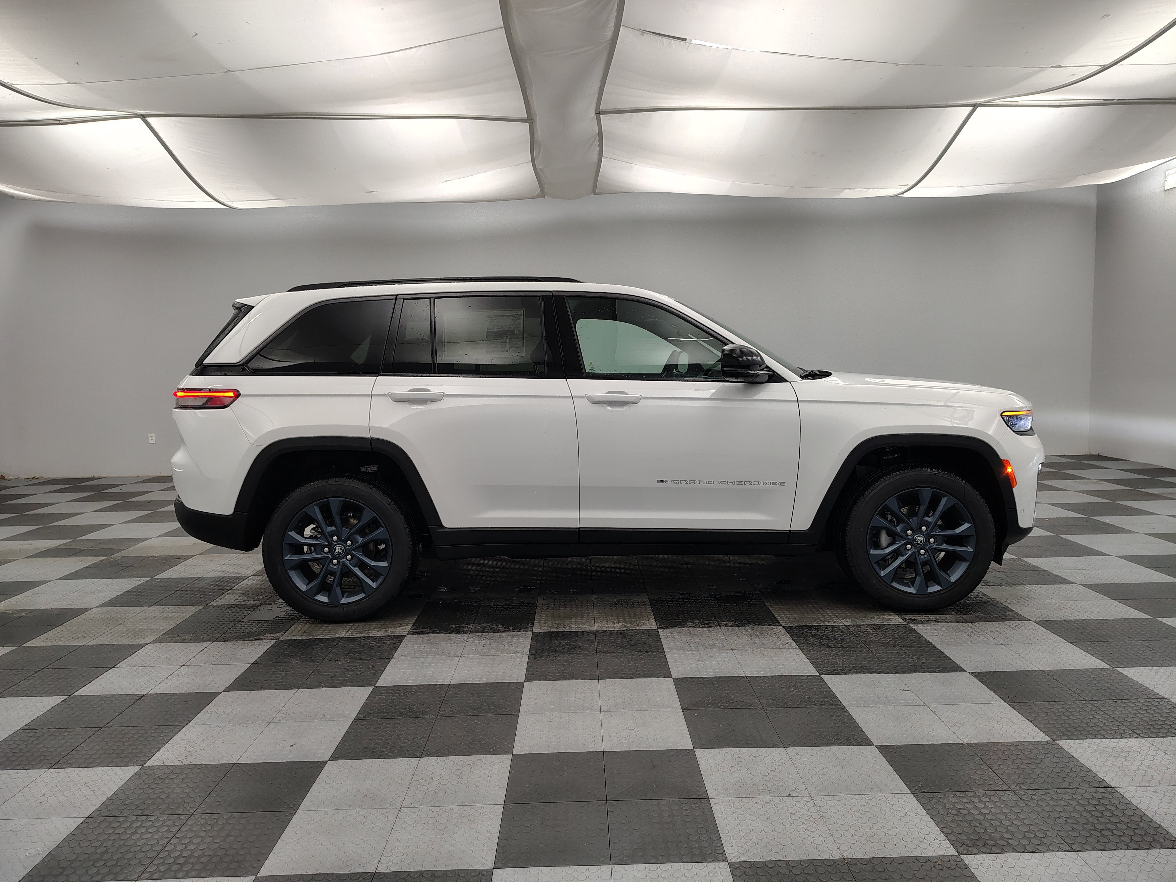 2026 Jeep Grand Cherokee 85th Anniversary Edition