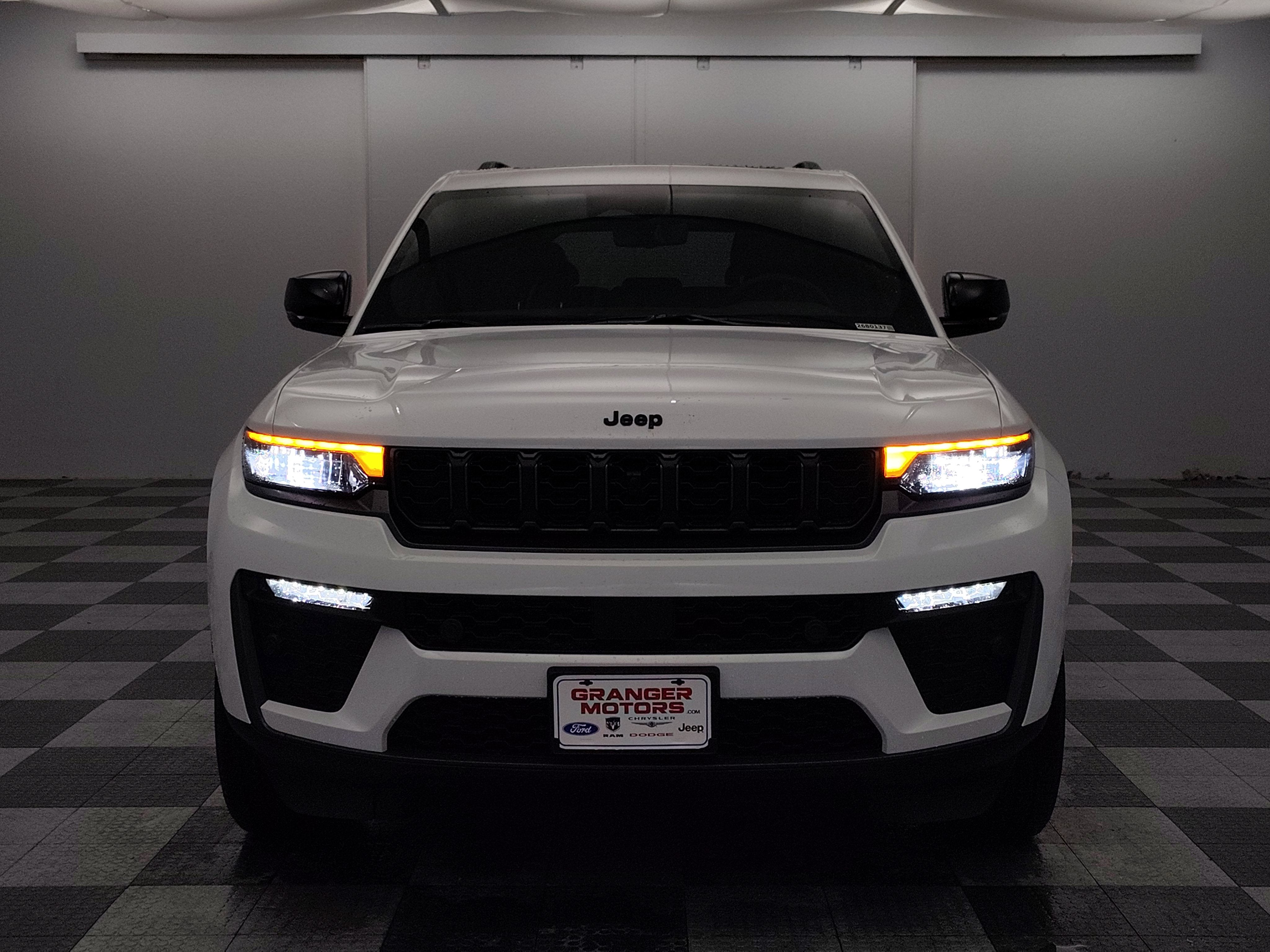 2026 Jeep Grand Cherokee 85th Anniversary Edition