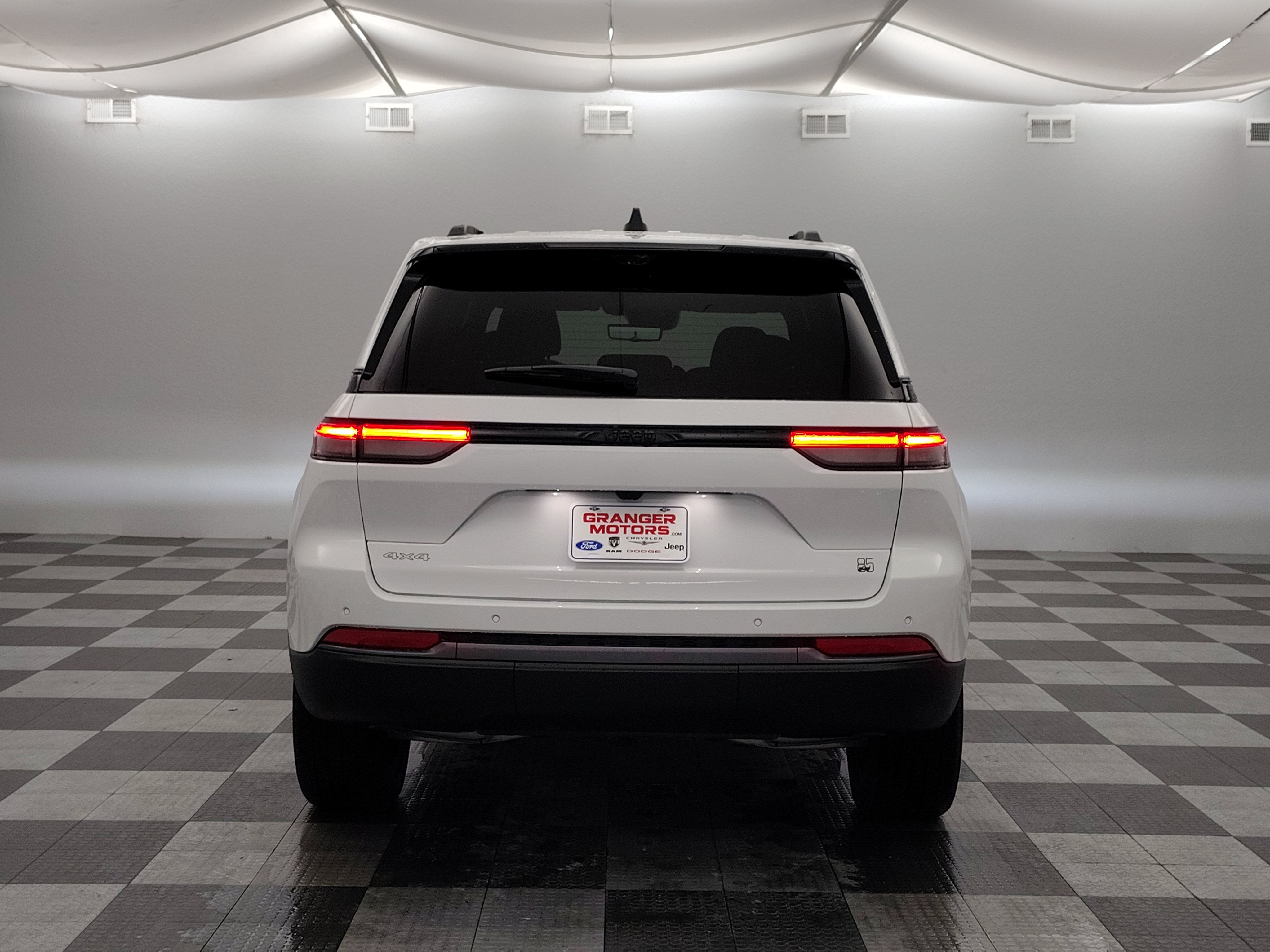 2026 Jeep Grand Cherokee 85th Anniversary Edition