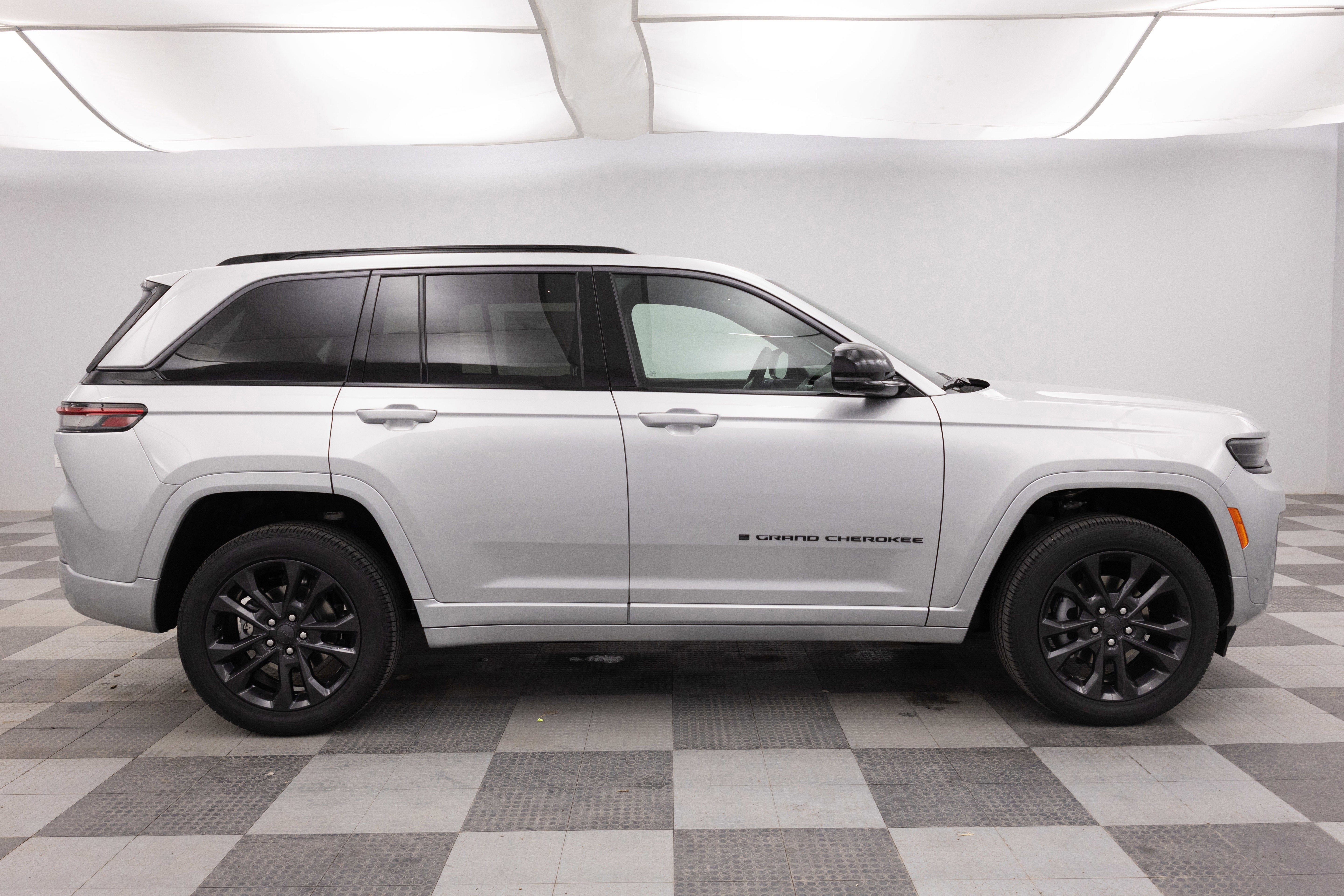 2026 Jeep Grand Cherokee GRAND CHEROKEE LIMITED RESERVE 4X4