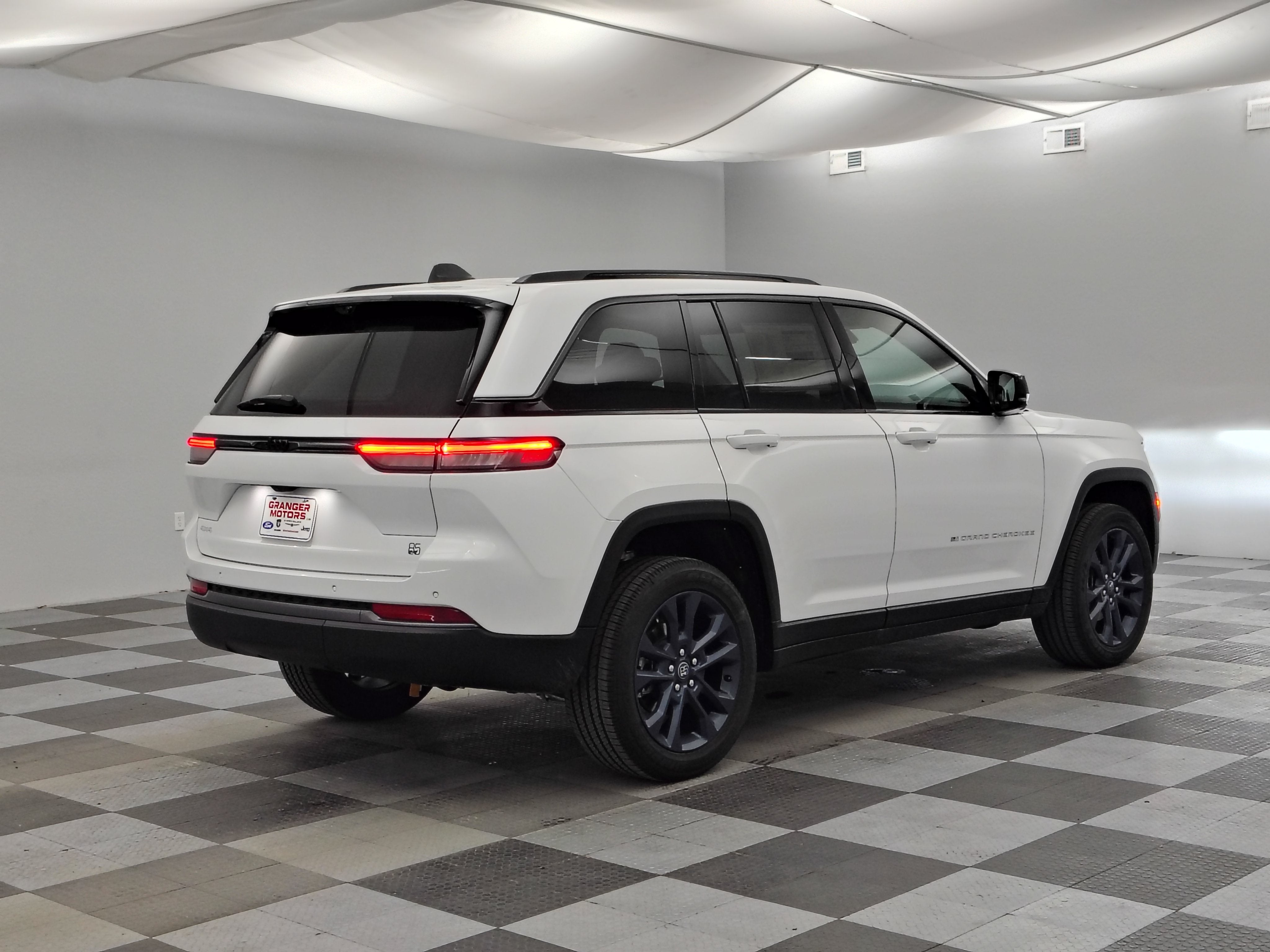 2026 Jeep Grand Cherokee 85th Anniversary Edition
