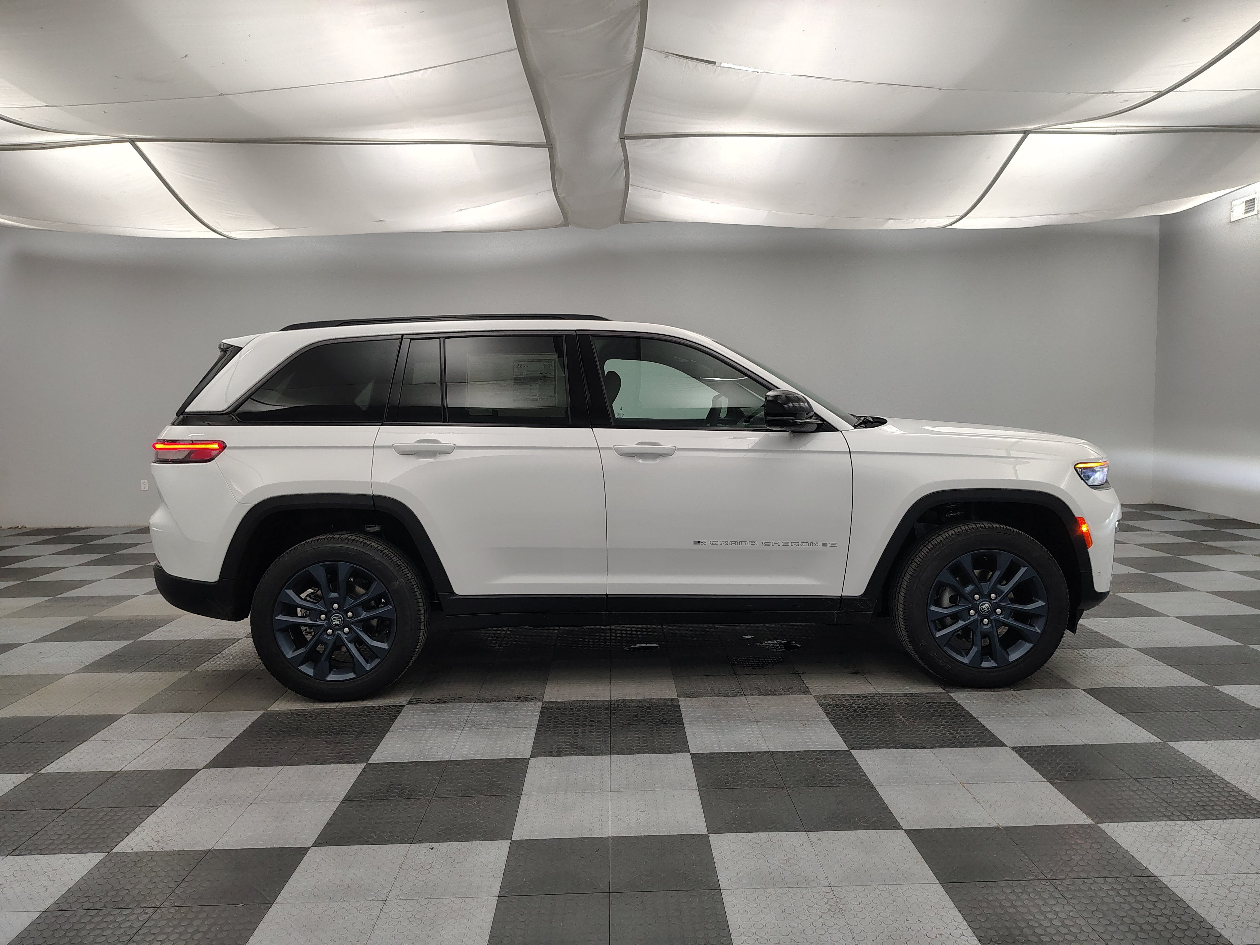 2026 Jeep Grand Cherokee 85th Anniversary Edition