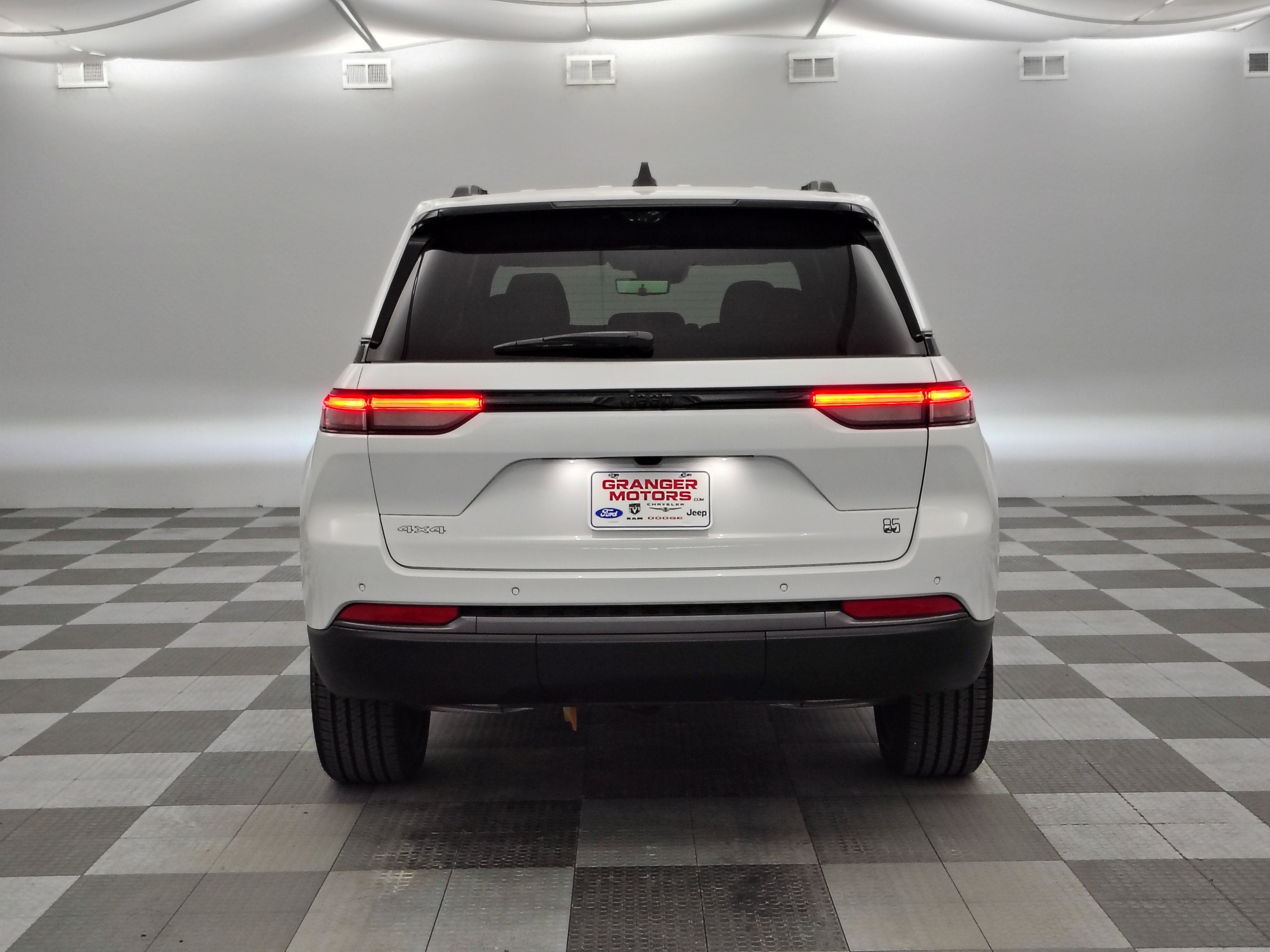 2026 Jeep Grand Cherokee 85th Anniversary Edition