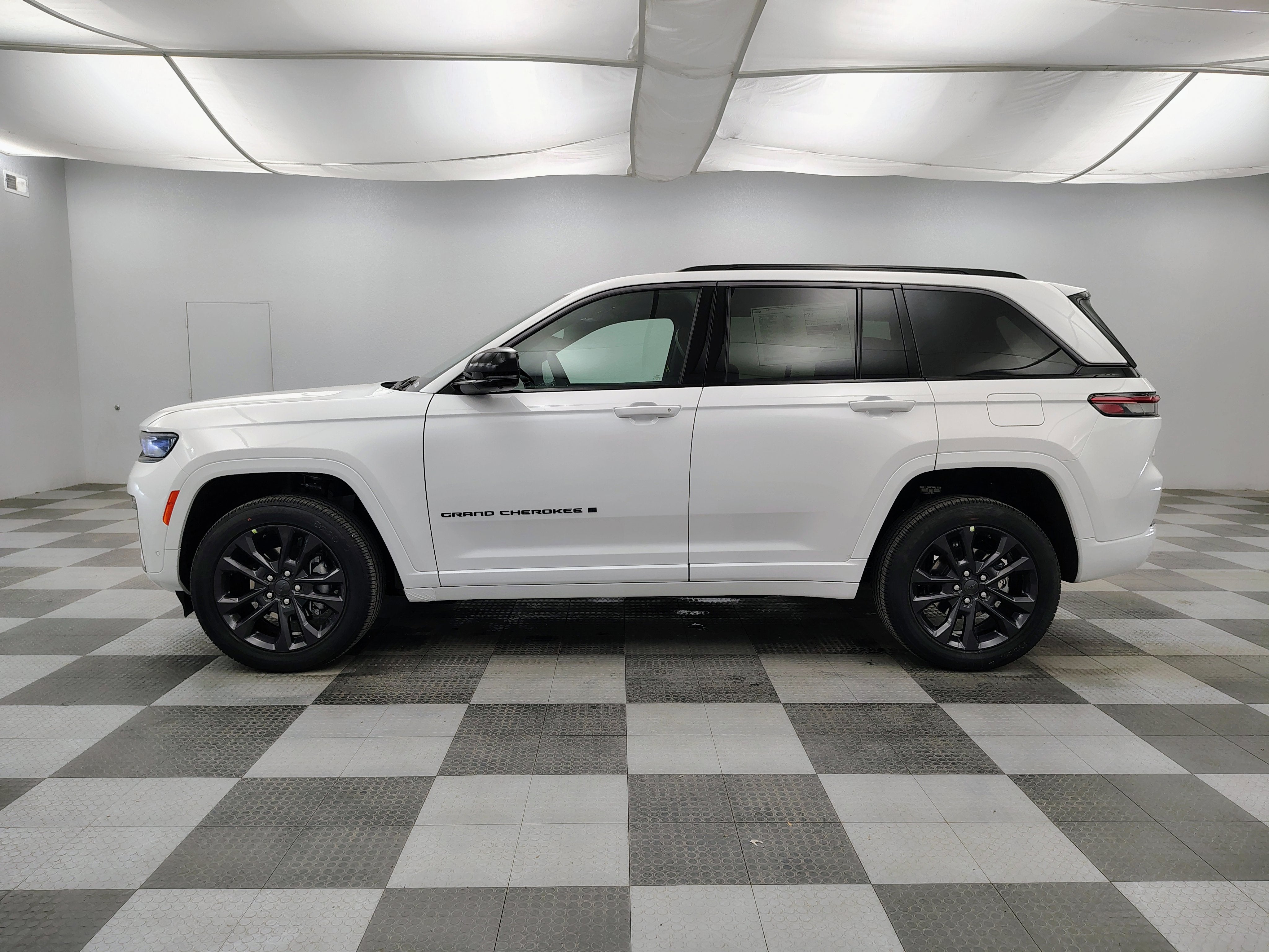 2026 Jeep Grand Cherokee GRAND CHEROKEE LIMITED RESERVE 4X4
