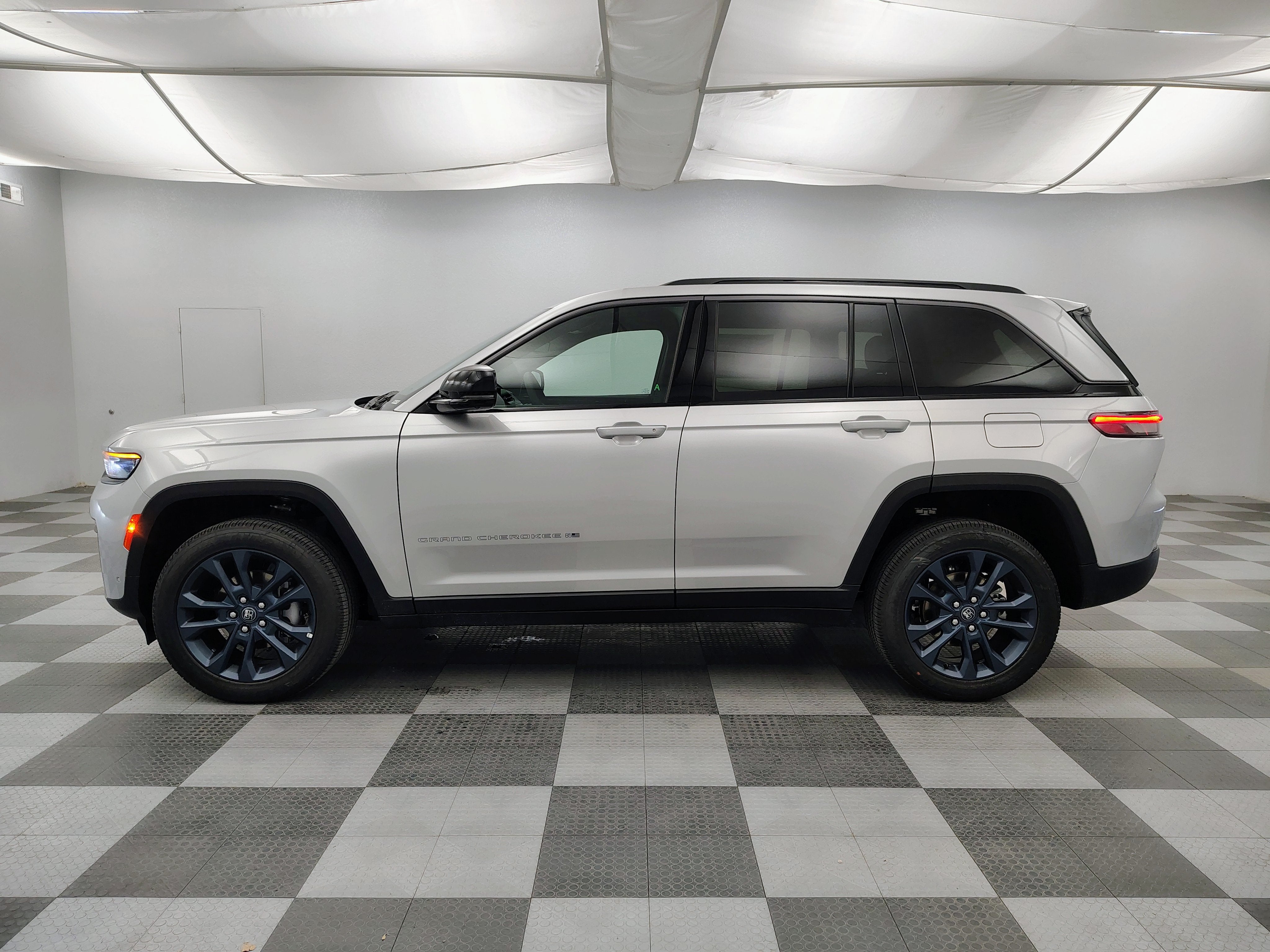 2026 Jeep Grand Cherokee 85th Anniversary Edition