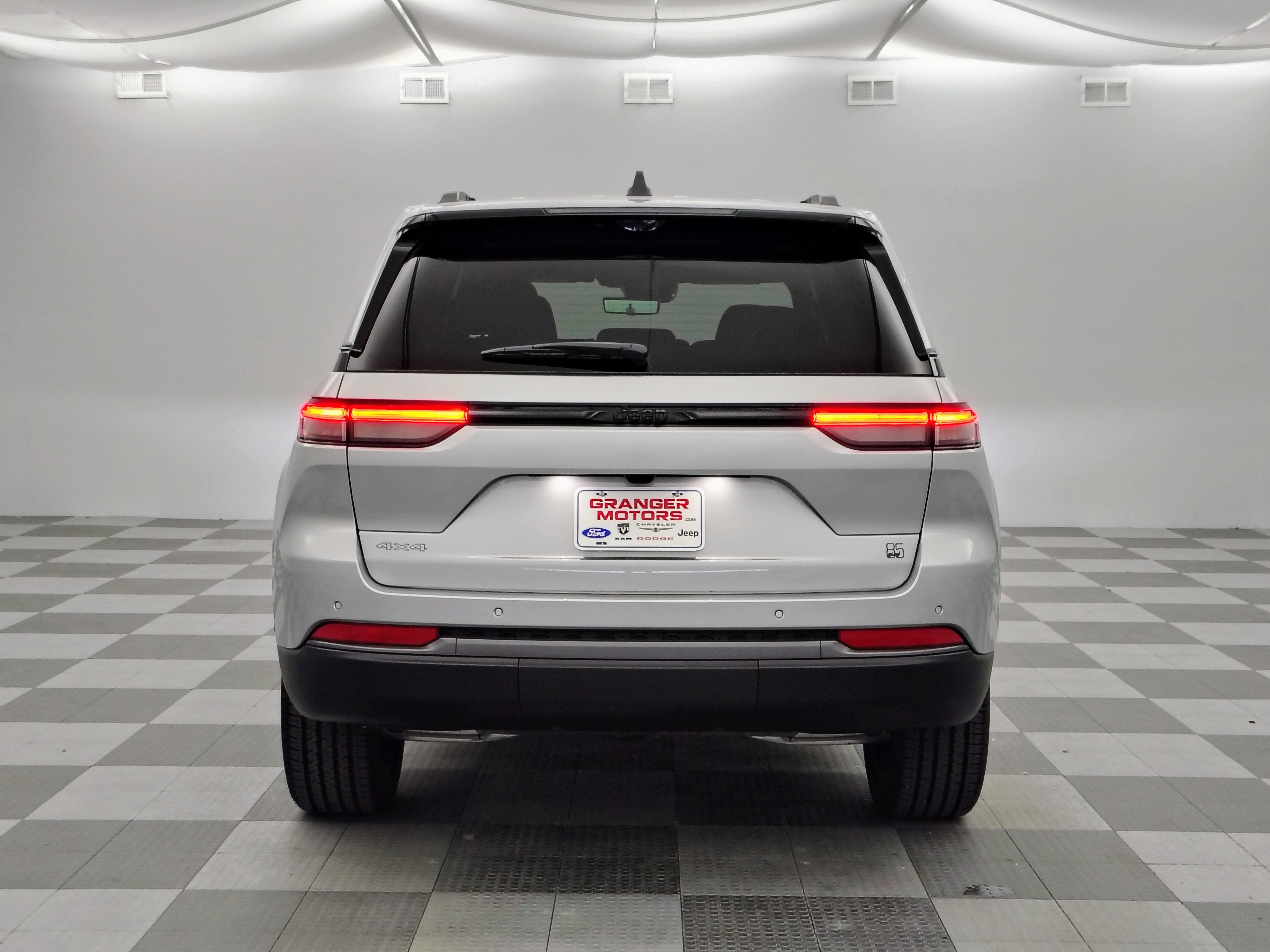 2026 Jeep Grand Cherokee 85th Anniversary Edition