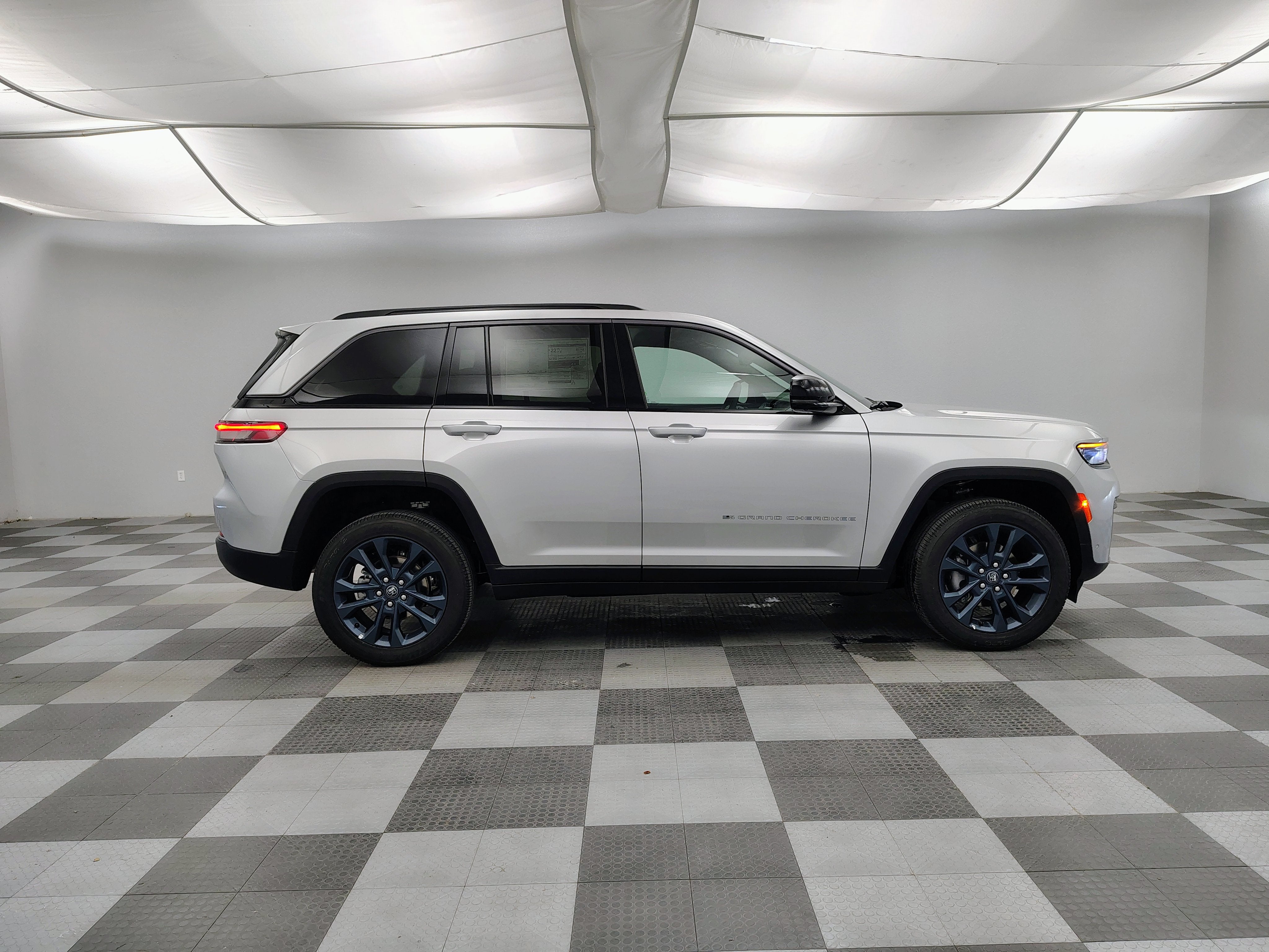2026 Jeep Grand Cherokee 85th Anniversary Edition