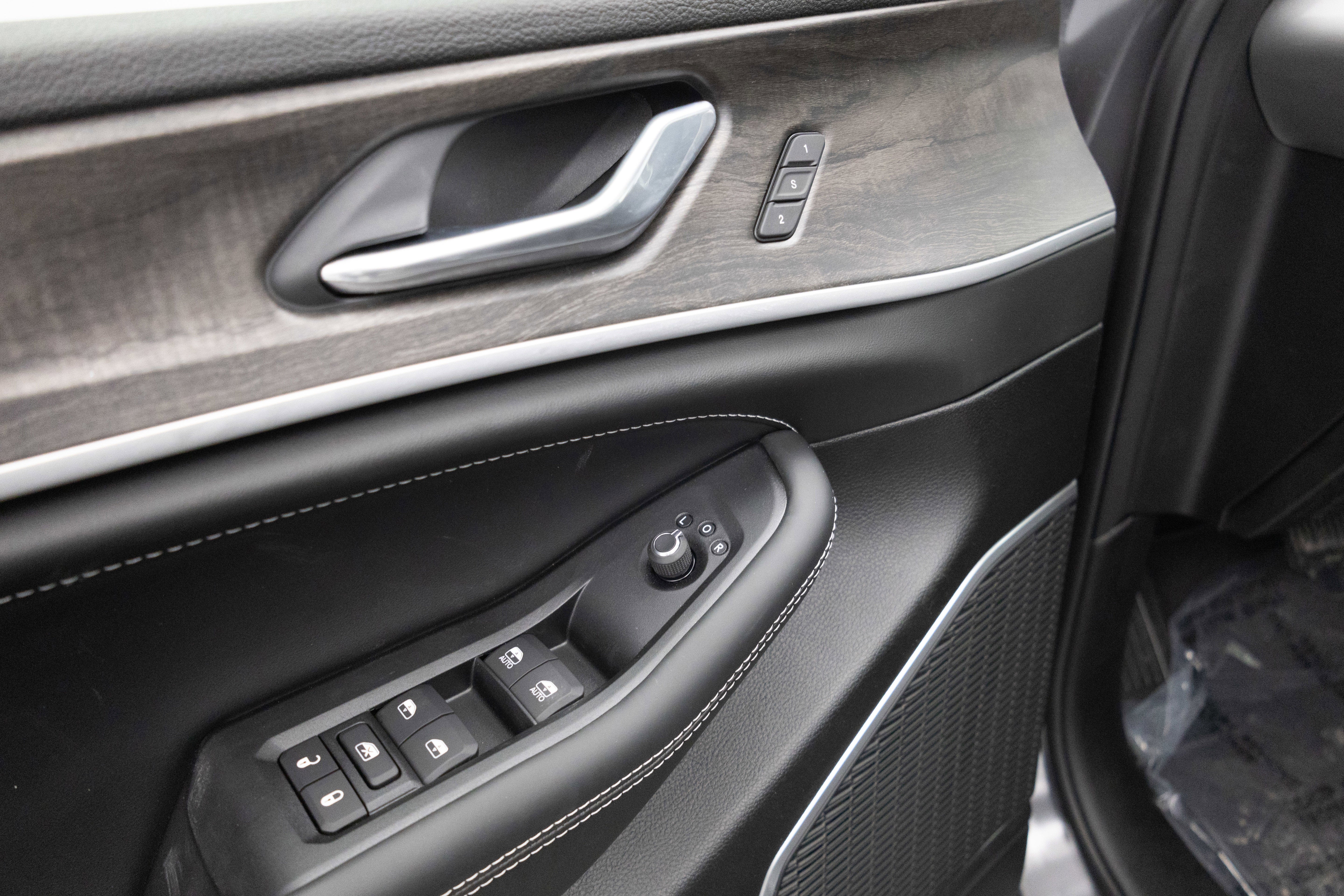2026 Jeep Grand Cherokee GRAND CHEROKEE LIMITED RESERVE 4X4