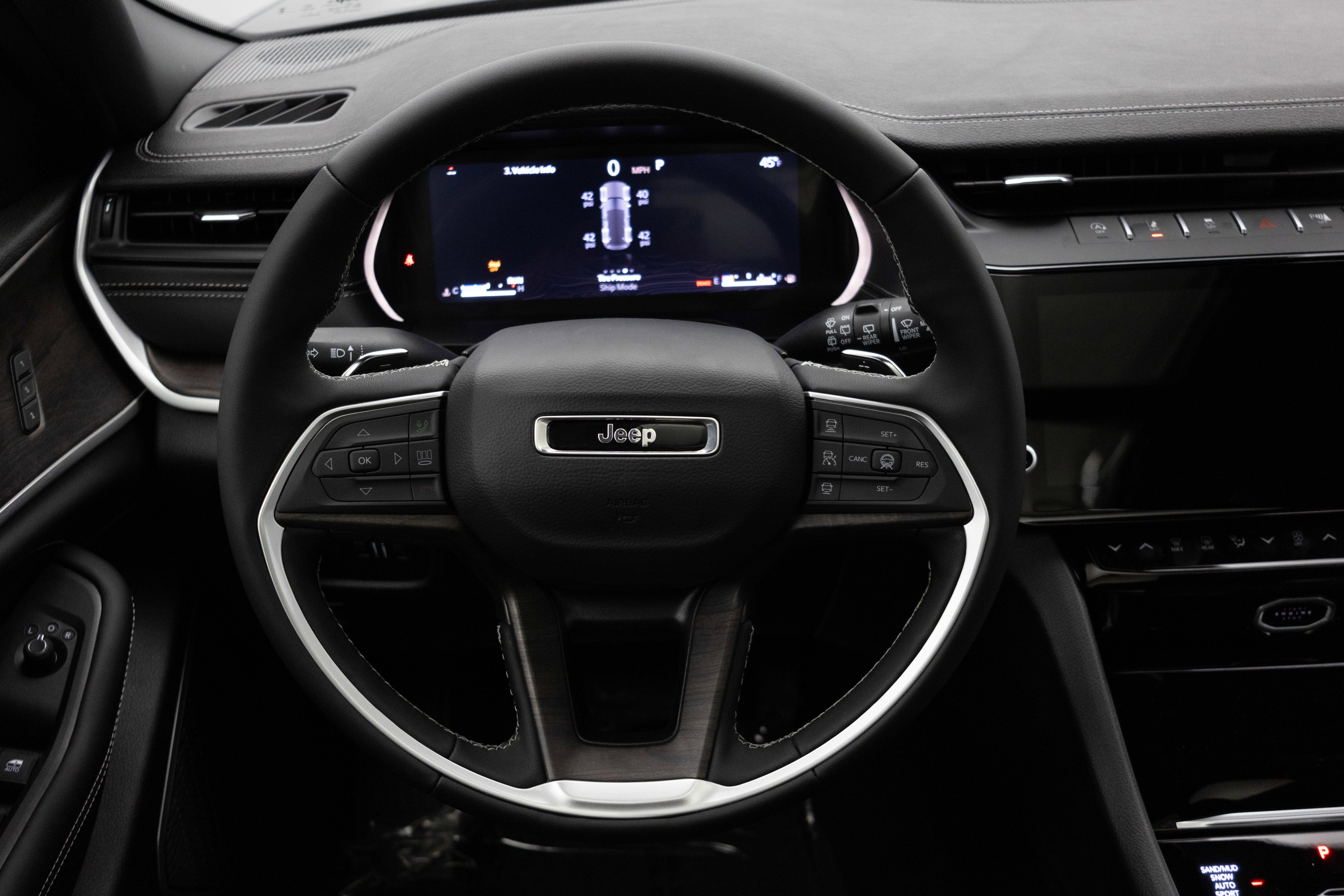 2026 Jeep Grand Cherokee GRAND CHEROKEE LIMITED RESERVE 4X4