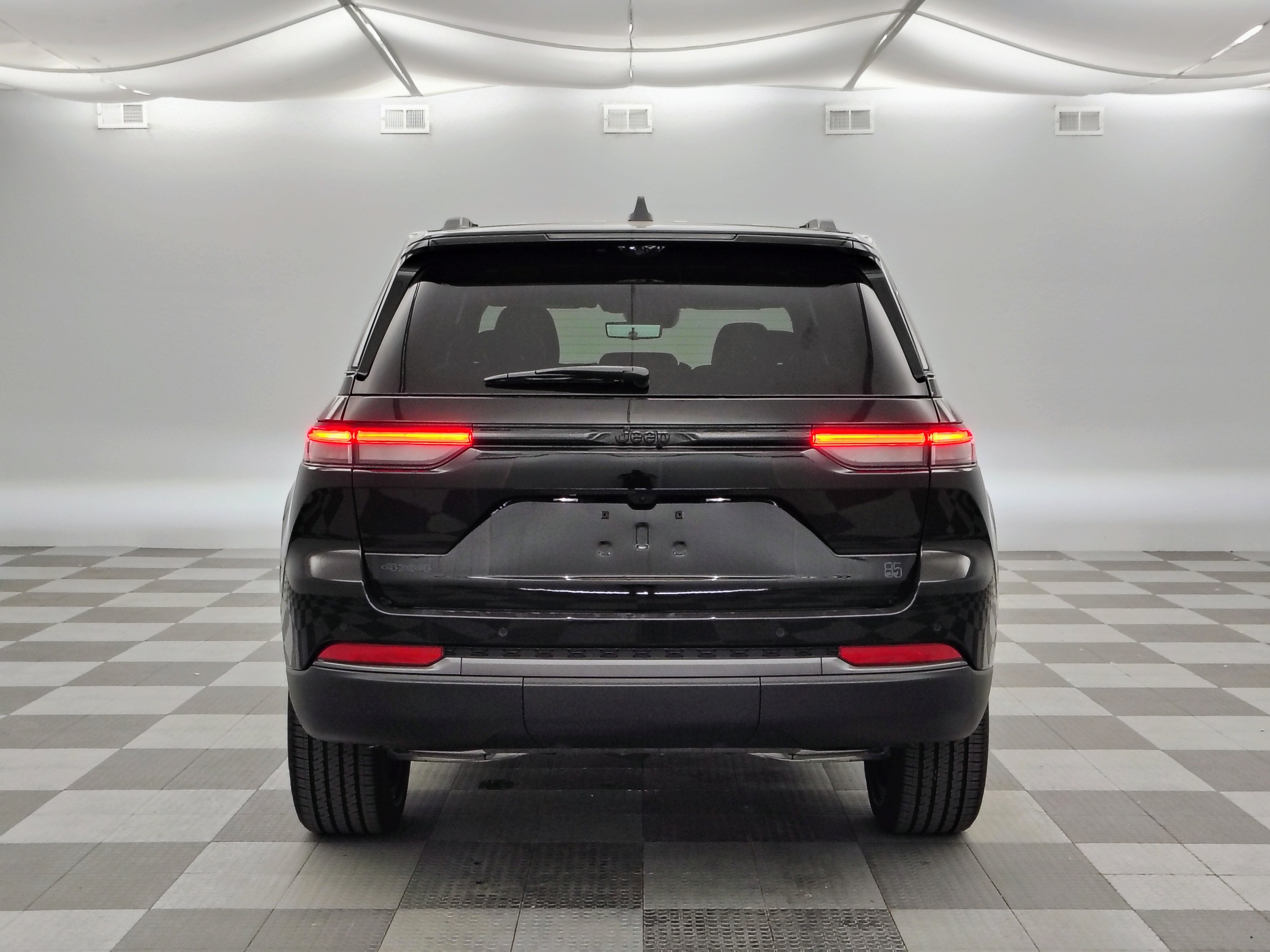 2026 Jeep Grand Cherokee GRAND CHEROKEE 85TH ANNIVERSARY EDITION 4X4