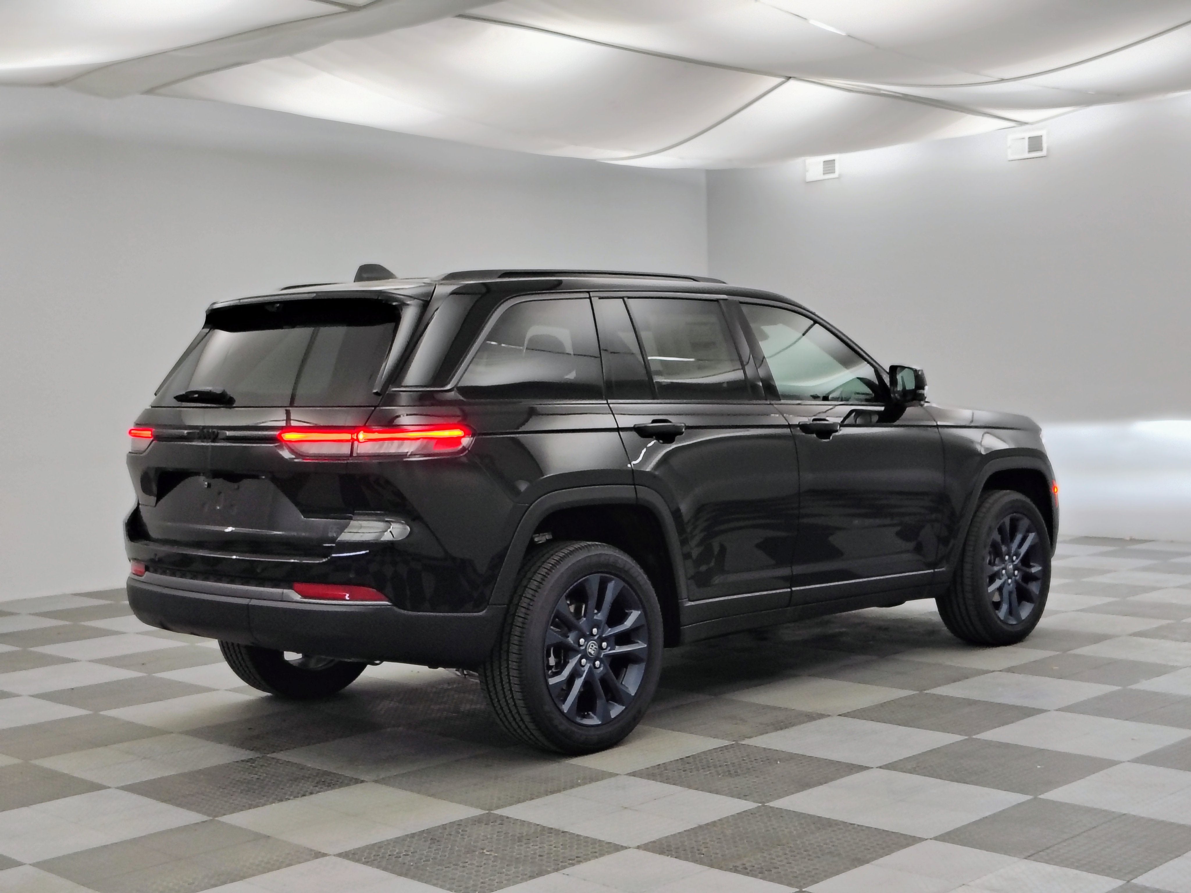 2026 Jeep Grand Cherokee GRAND CHEROKEE 85TH ANNIVERSARY EDITION 4X4