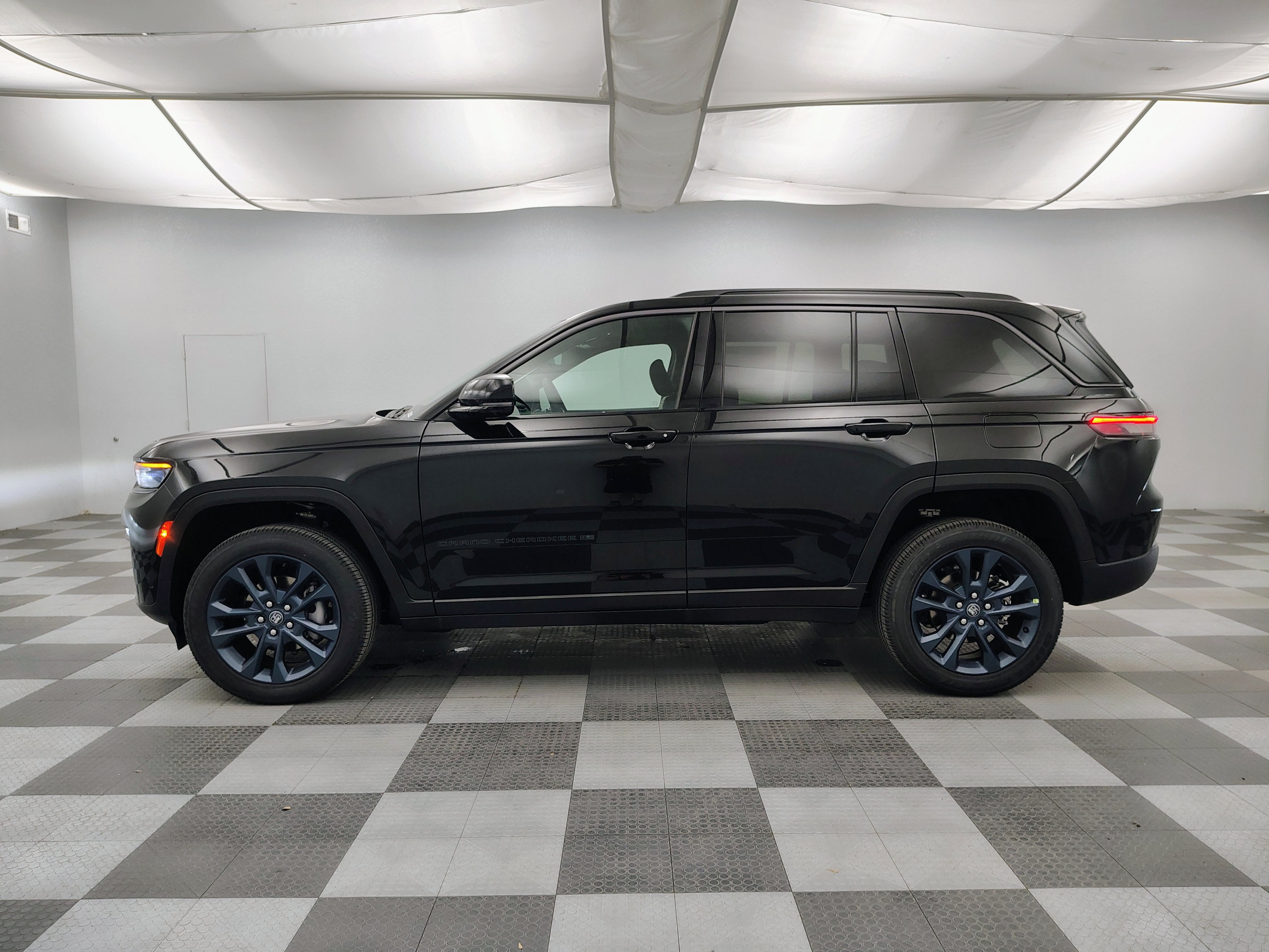 2026 Jeep Grand Cherokee GRAND CHEROKEE 85TH ANNIVERSARY EDITION 4X4