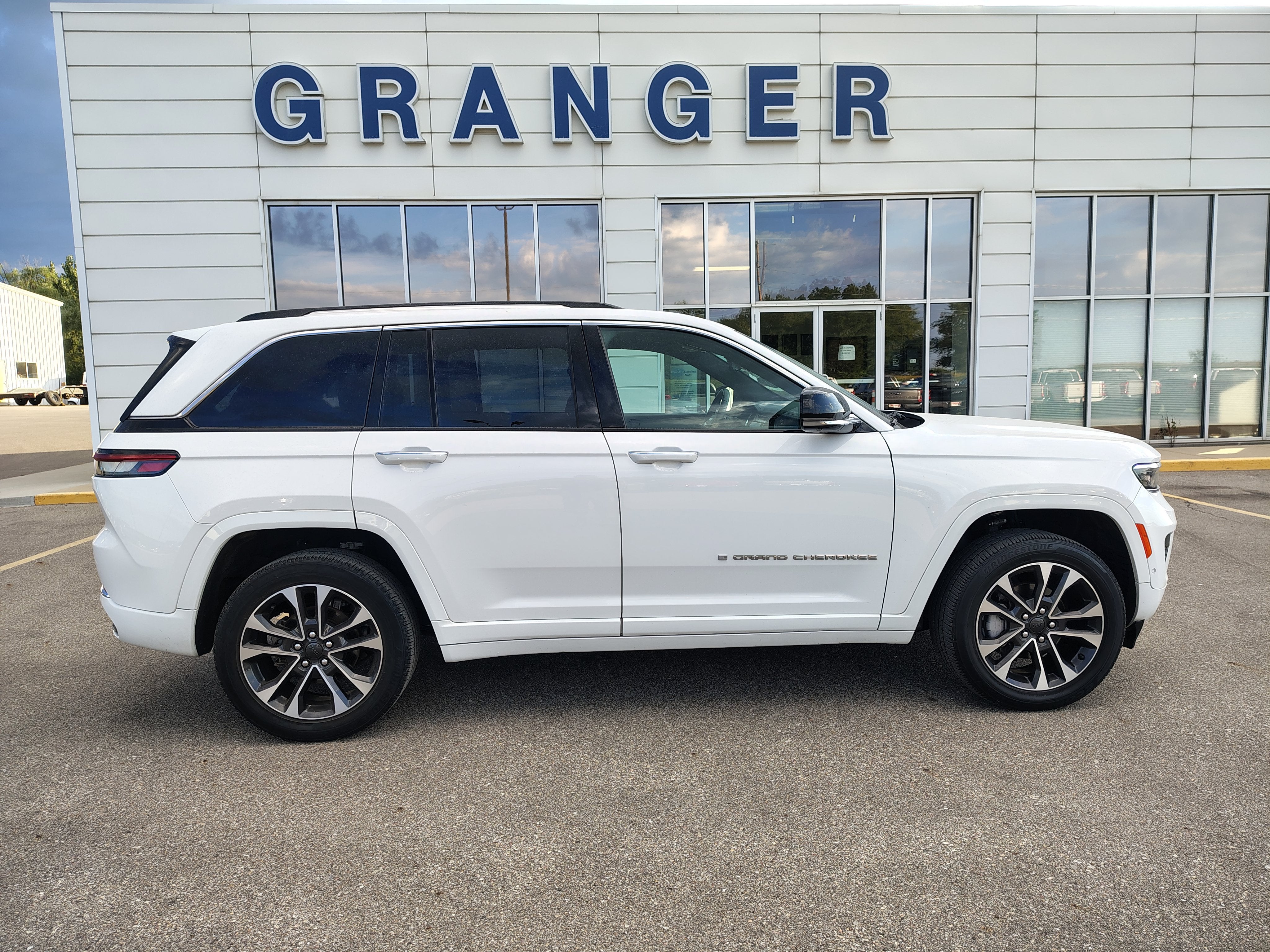 2023 Jeep Grand Cherokee Overland